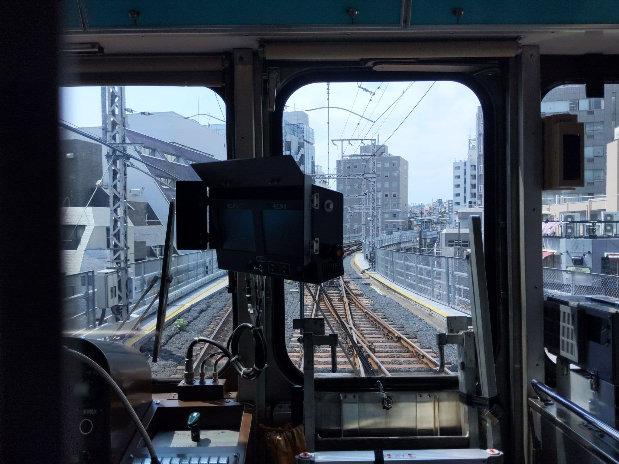 Street view near HOTEL B-SIDE, Higashigotanda — © gwalker7 (CC BY-SA · Mapillary)
