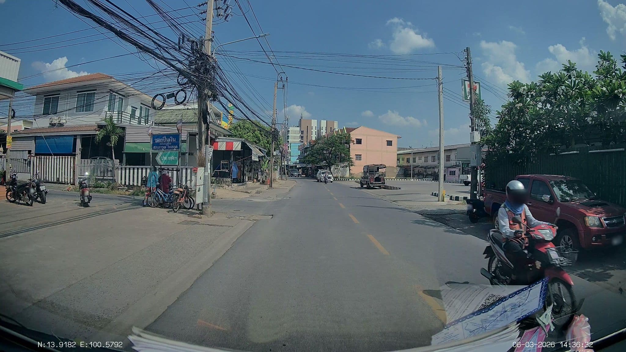 Street view near Sabai Place Donmueang Airport, Lak Si — © ThailandCambodia (CC BY-SA · Mapillary)