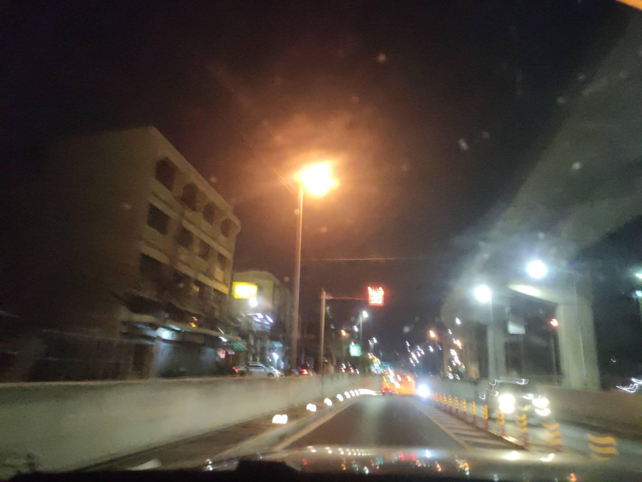 Street view near latitude 13 Room & breakfast, Arun Amarin — © kasetitkml_pipitchai (CC BY-SA · Mapillary)
