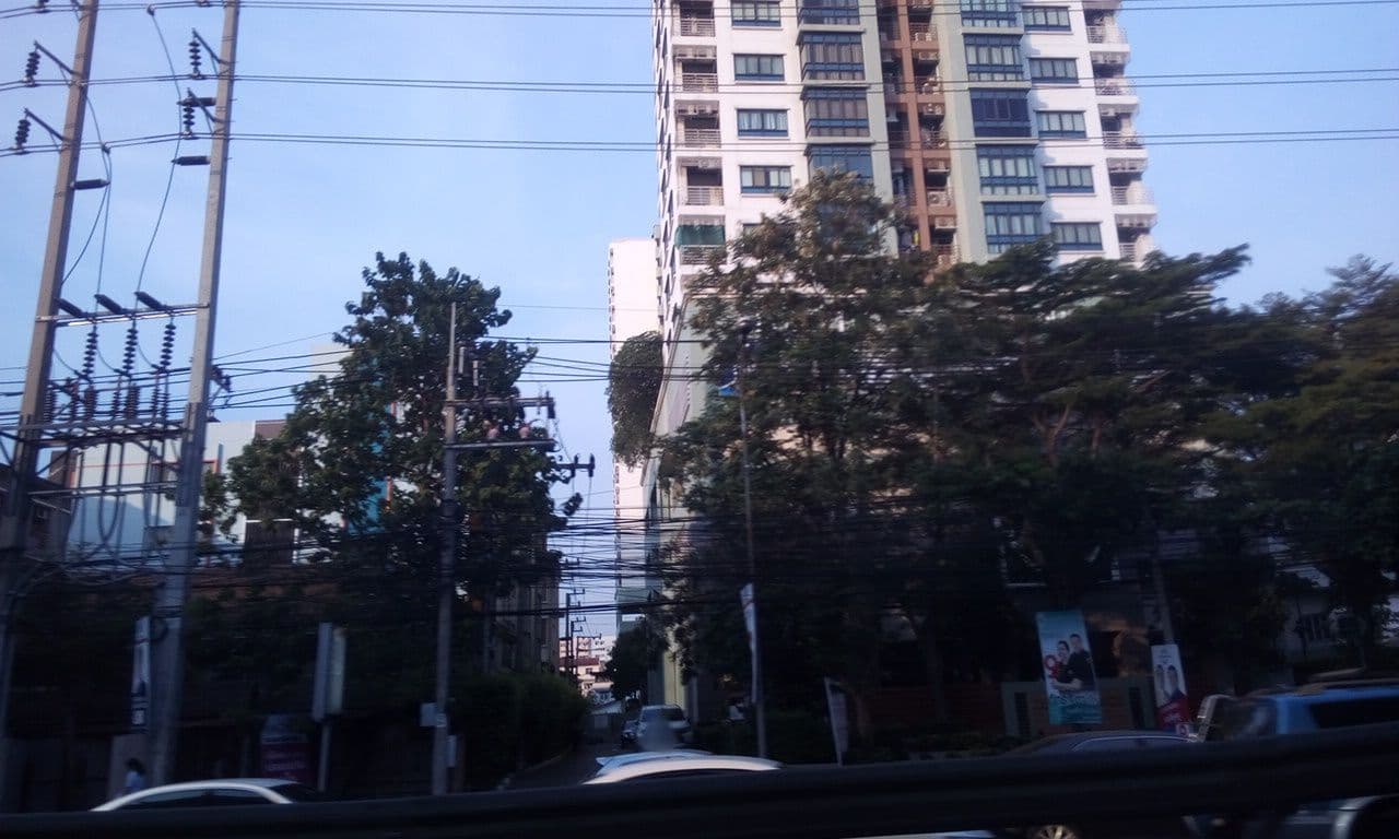 Street view near Your Place Hotel, Ban Bang Bamru — © ozflor (CC BY-SA · Mapillary)