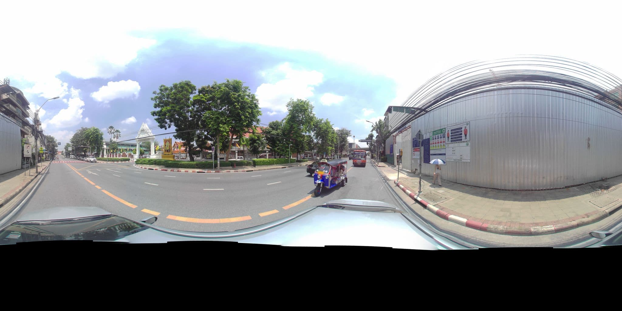 Street view near Centara Life Hotel Bangkok Phra Nakhon, Phra Nakhon — © P05466 (CC BY-SA · Mapillary)