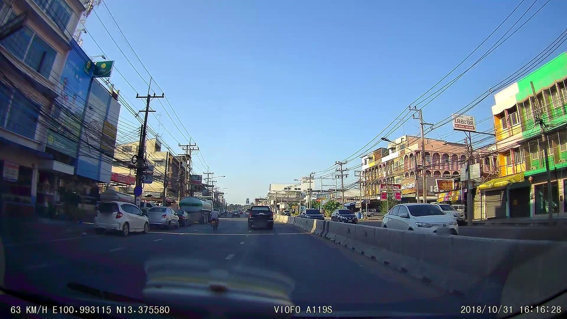 Street view near Sukhumvit Hotel, Chon Buri — © poramet (CC BY-SA · Mapillary)