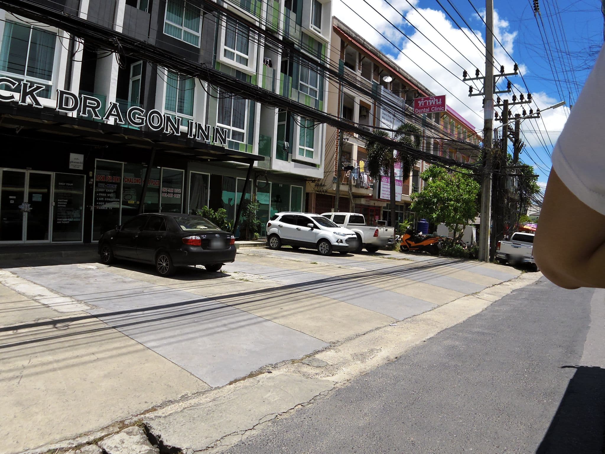 Street view near Chalong inn Phuket, Ban Chalong — © skillsy (CC BY-SA · Mapillary)
