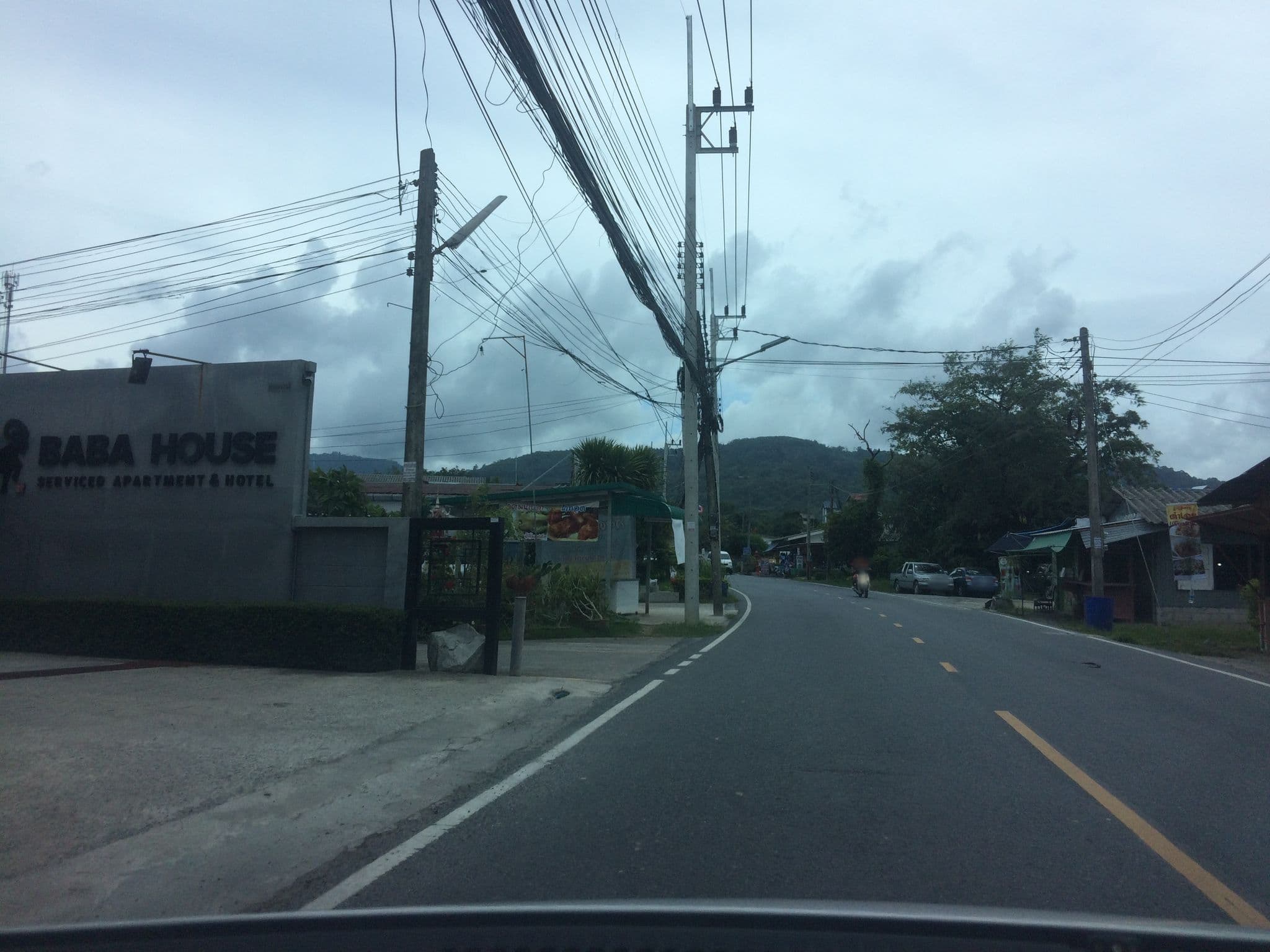 Street view near Baba House Hotel โรงแรมบาบ๋าเฮ้าส์, Ban Chalong — © pik (CC BY-SA · Mapillary)