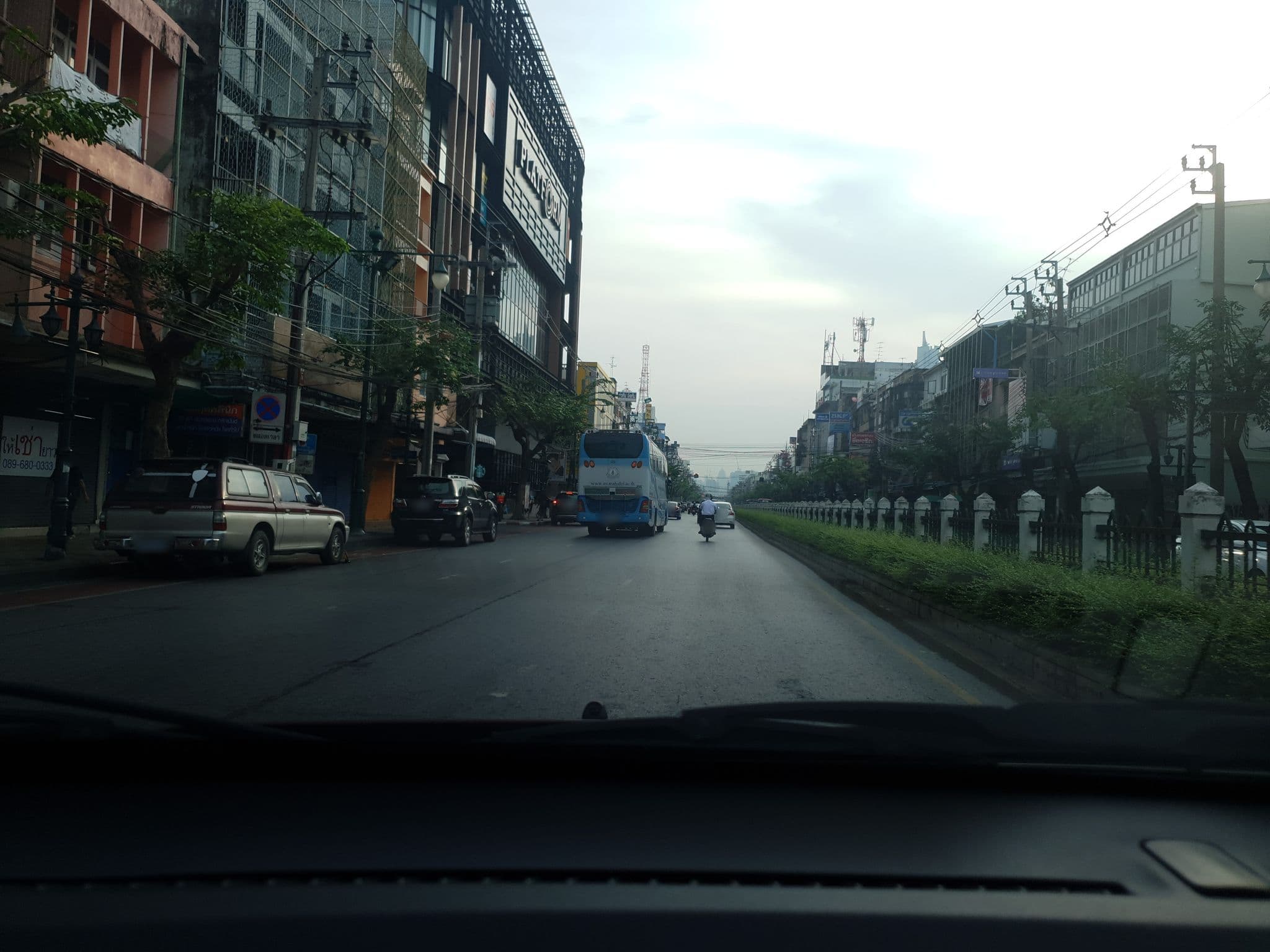 Street view near 7 Days Premium Hotel at Icon Siam Station, Thon Buri — © jgauvasu (CC BY-SA · Mapillary)