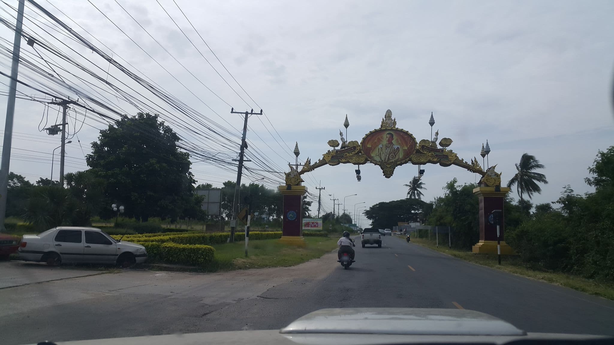 Street view near BCP Hotel- Banchang Palace Hotel [3D Room], Ban Chang — © jrcarlsen (CC BY-SA · Mapillary)