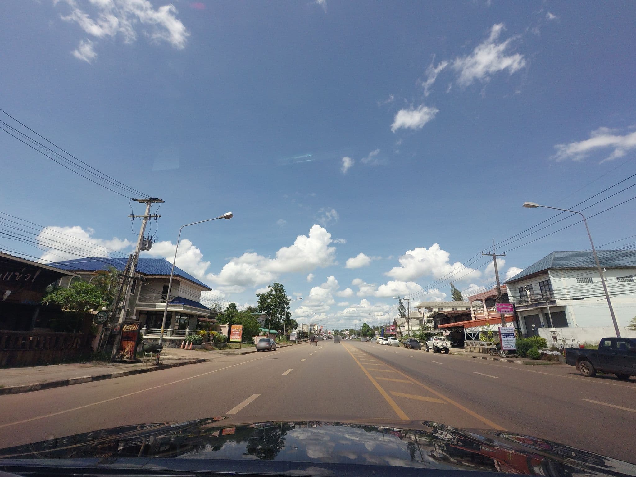 Street view near Dung Grand:The Pink Hotel, Laundry Service Available, Ban Dung — © mishari (CC BY-SA · Mapillary)