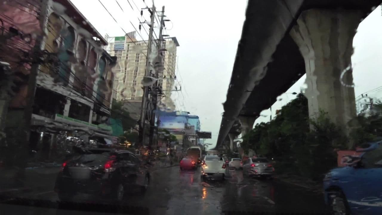 Street view near INNSiDE by Meliá Bangkok Sukhumvit, Phra Khanong — © toffy (CC BY-SA · Mapillary)