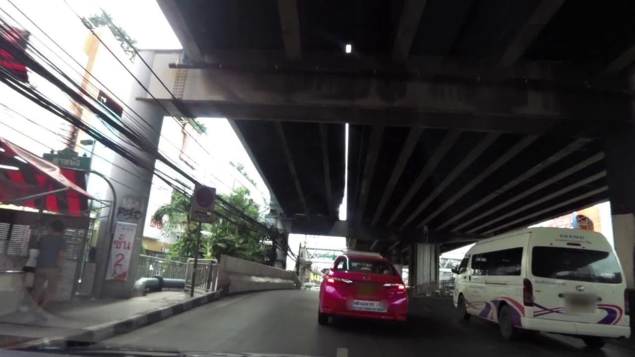 Street view near Mall Suites Hotel, Bang Kapi — © toffy (CC BY-SA · Mapillary)