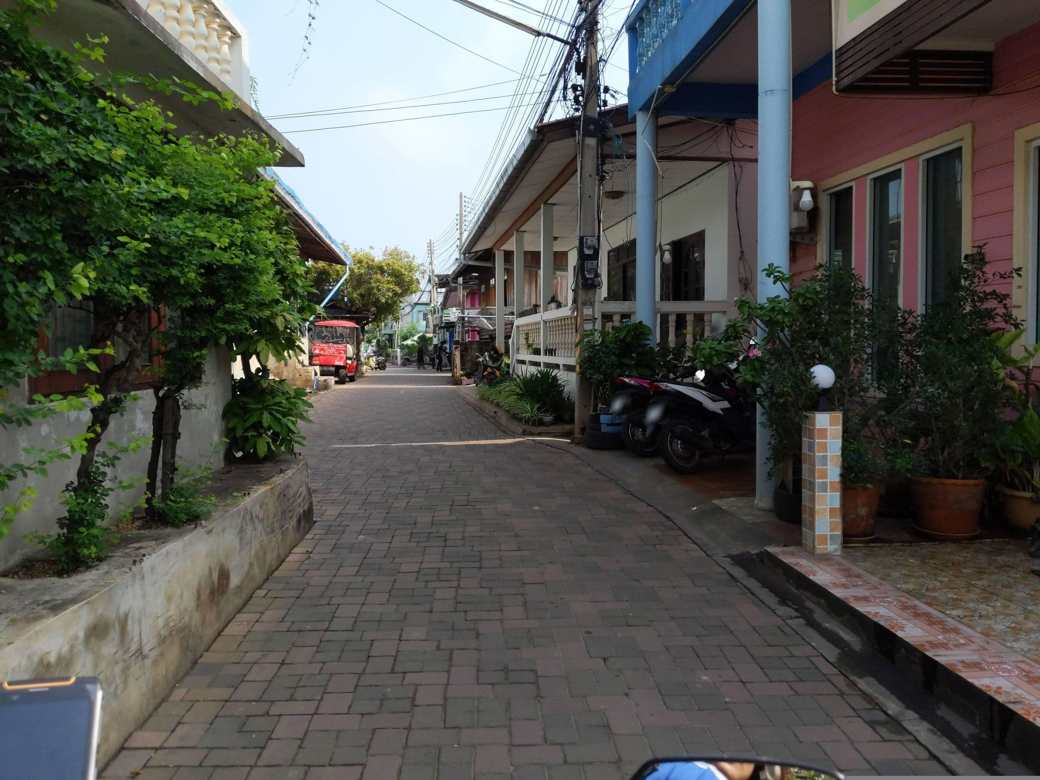 Street view near STAY Standard HOTEL (Kohlarn), Ban Ko Lan — © UughoTh0 (CC BY-SA · Mapillary)