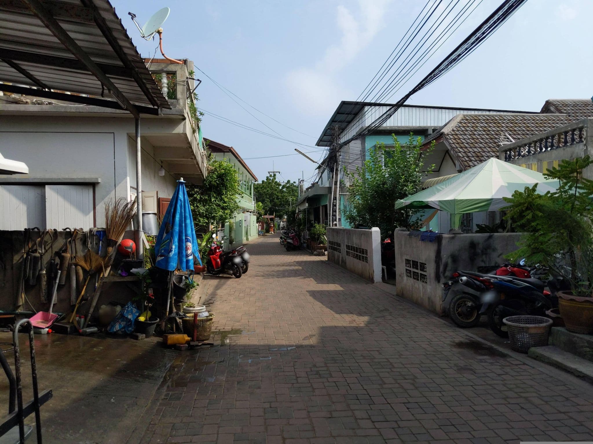 Street view near Samanta By The Sea, Ban Ko Lan — © UughoTh0 (CC BY-SA · Mapillary)