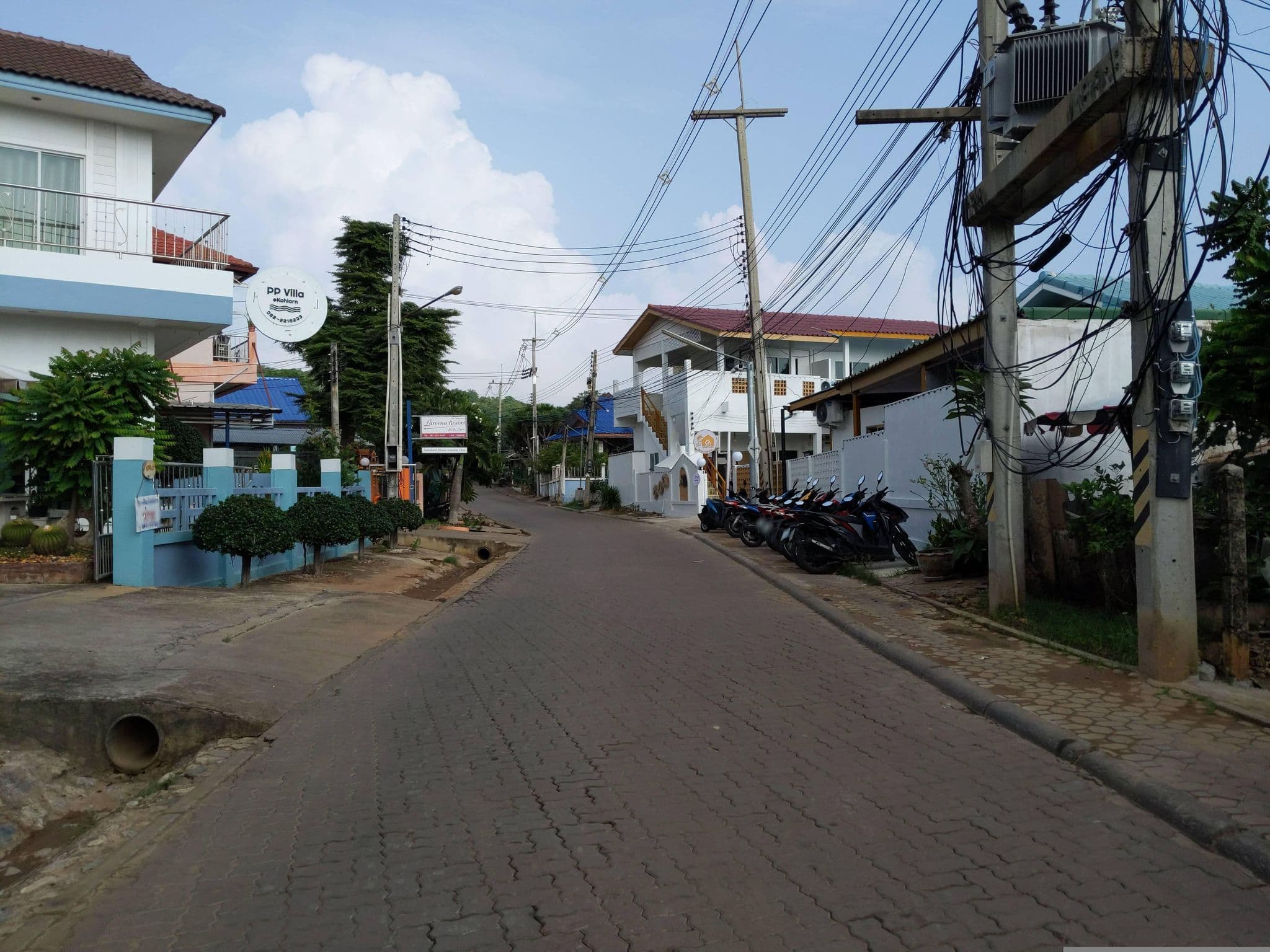 Street view near PP VILLA KOHLARN, Ban Ko Lan — © UughoTh0 (CC BY-SA · Mapillary)