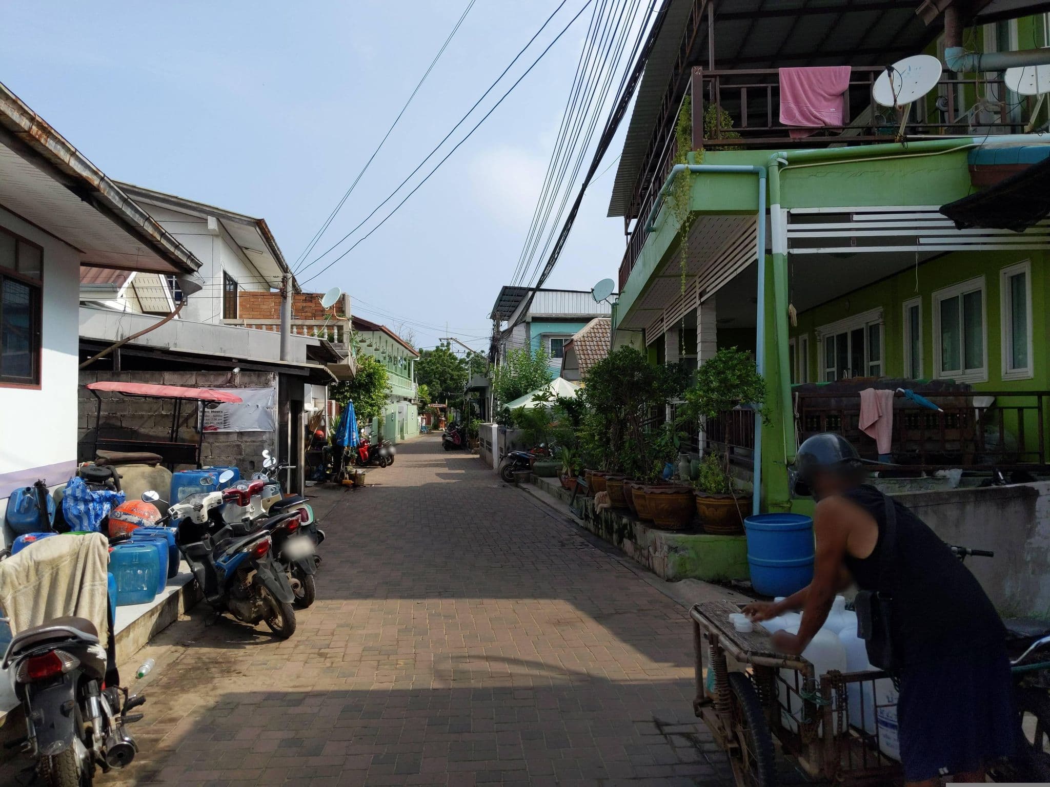 Street view near Baan Navy hotel, Ban Ko Lan — © UughoTh0 (CC BY-SA · Mapillary)