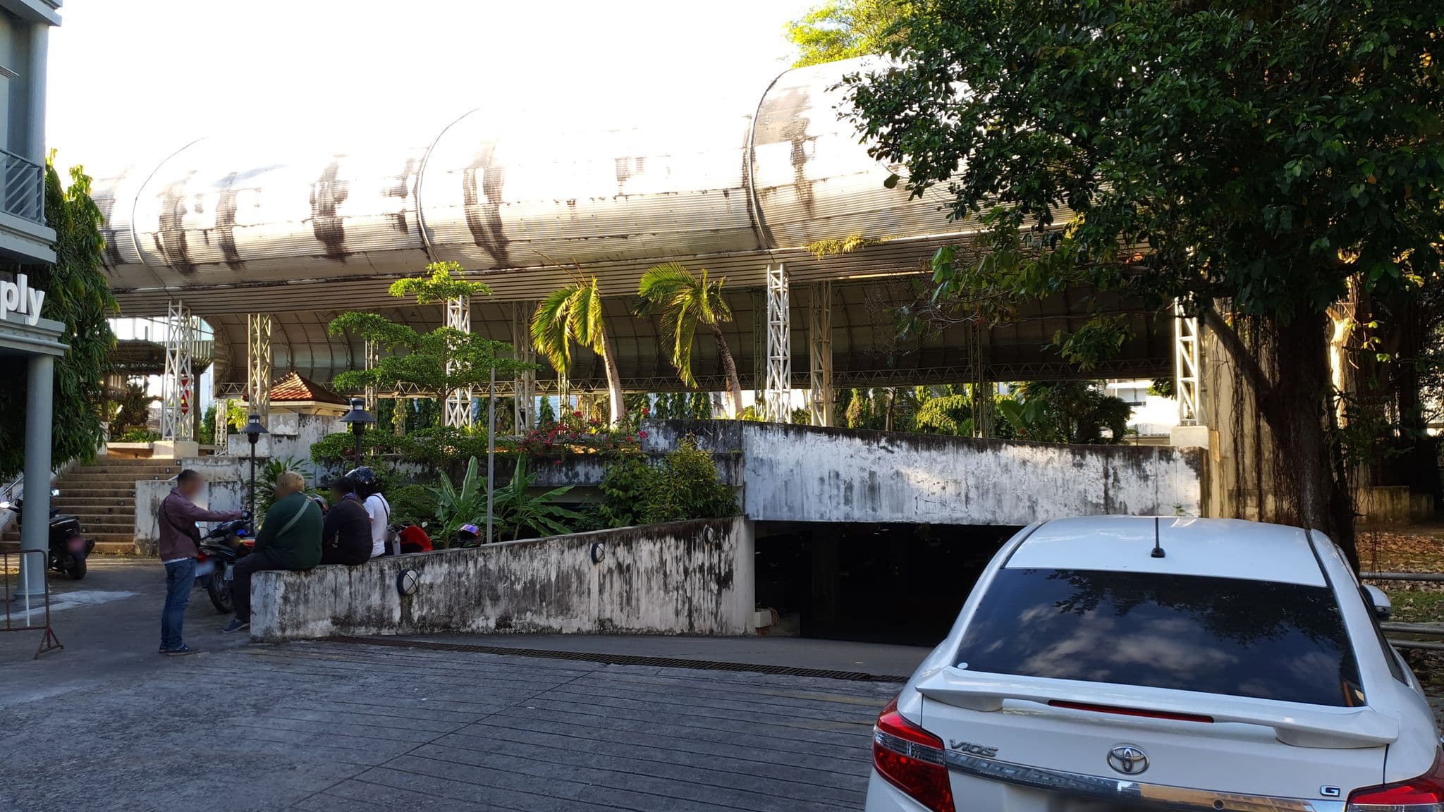 Street view near The Blanket Hotel @phuket town, Ban Talat Nua — © jrcarlsen (CC BY-SA · Mapillary)