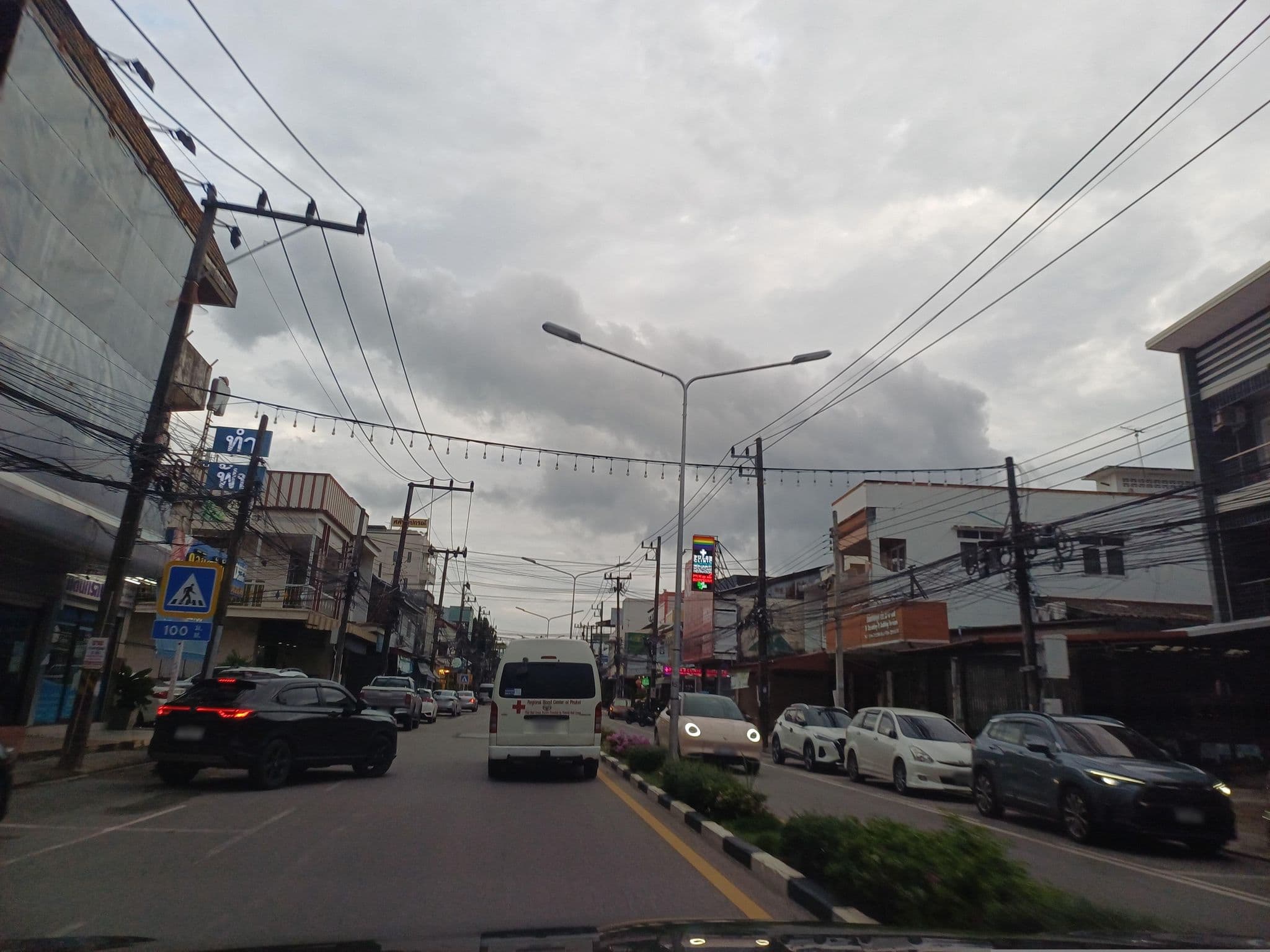 Street view near JB OLD TOWN STAY, Ban Talat Nua — © EakMor (CC BY-SA · Mapillary)