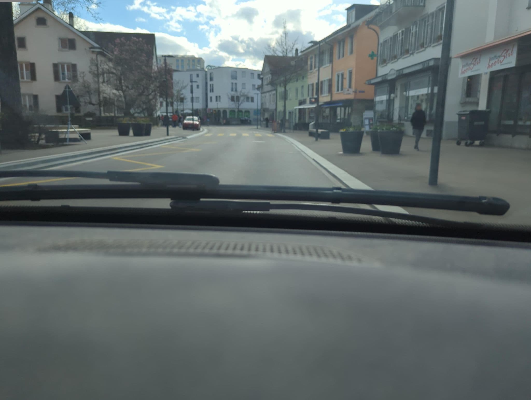 Street view near Zak Backpackers, Neuhausen — © oeschinen (CC BY-SA · Mapillary)