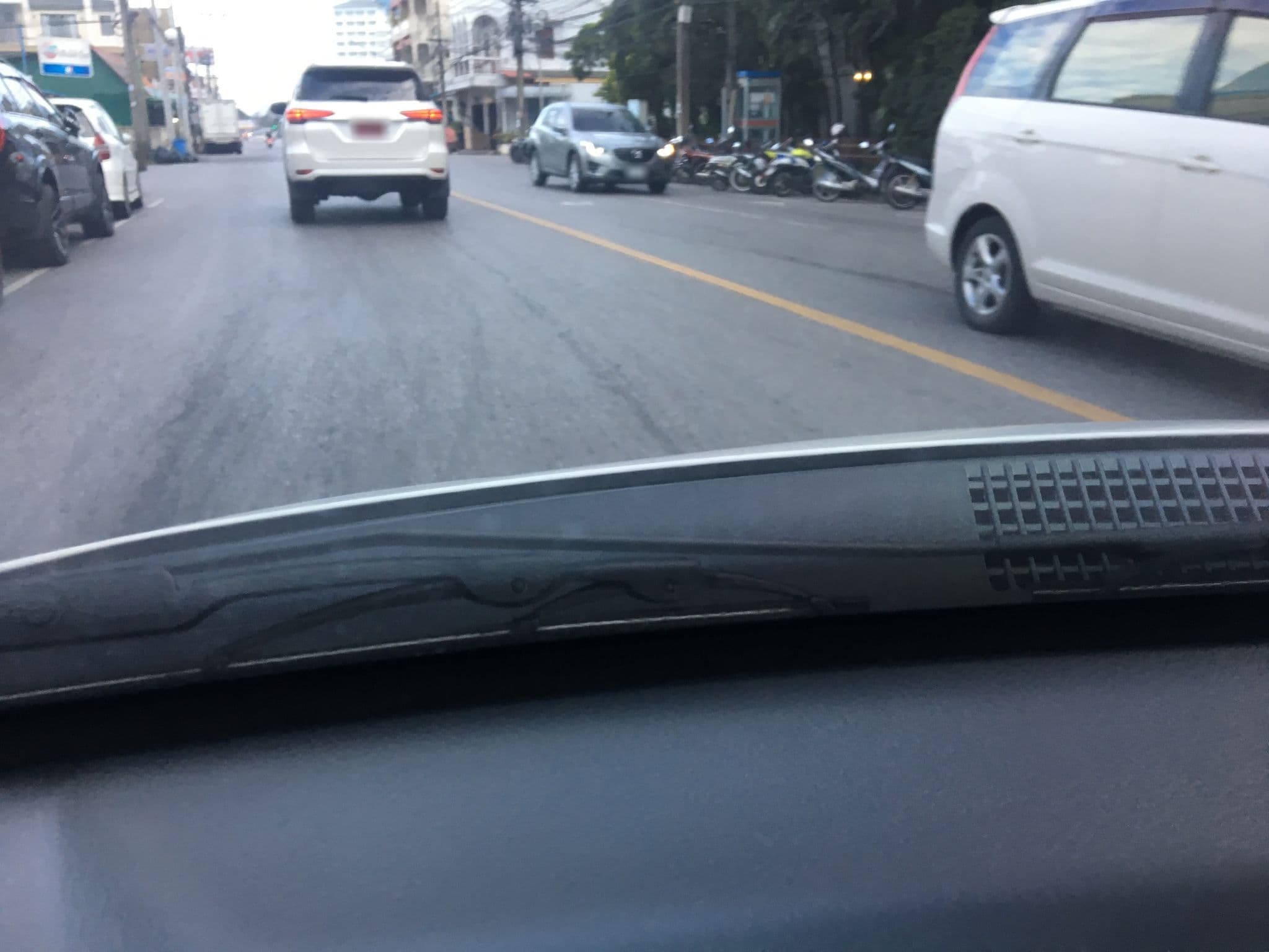 Street view near Laoteng Boutique Hotel, Ban Talat Yai — © pik (CC BY-SA · Mapillary)