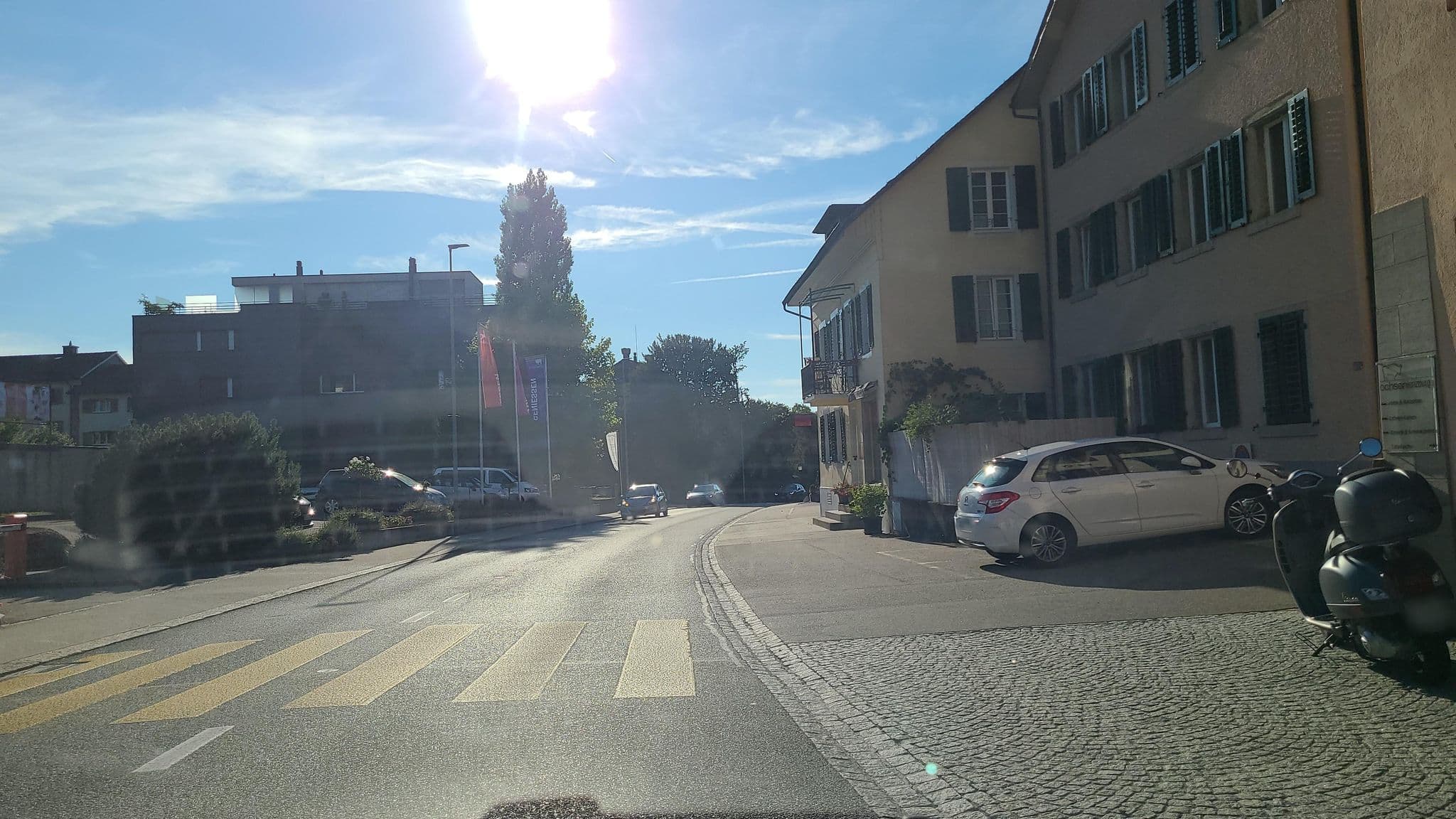 Street view near Ochsen, Lenzburg — © chrisbeddow (CC BY-SA · Mapillary)