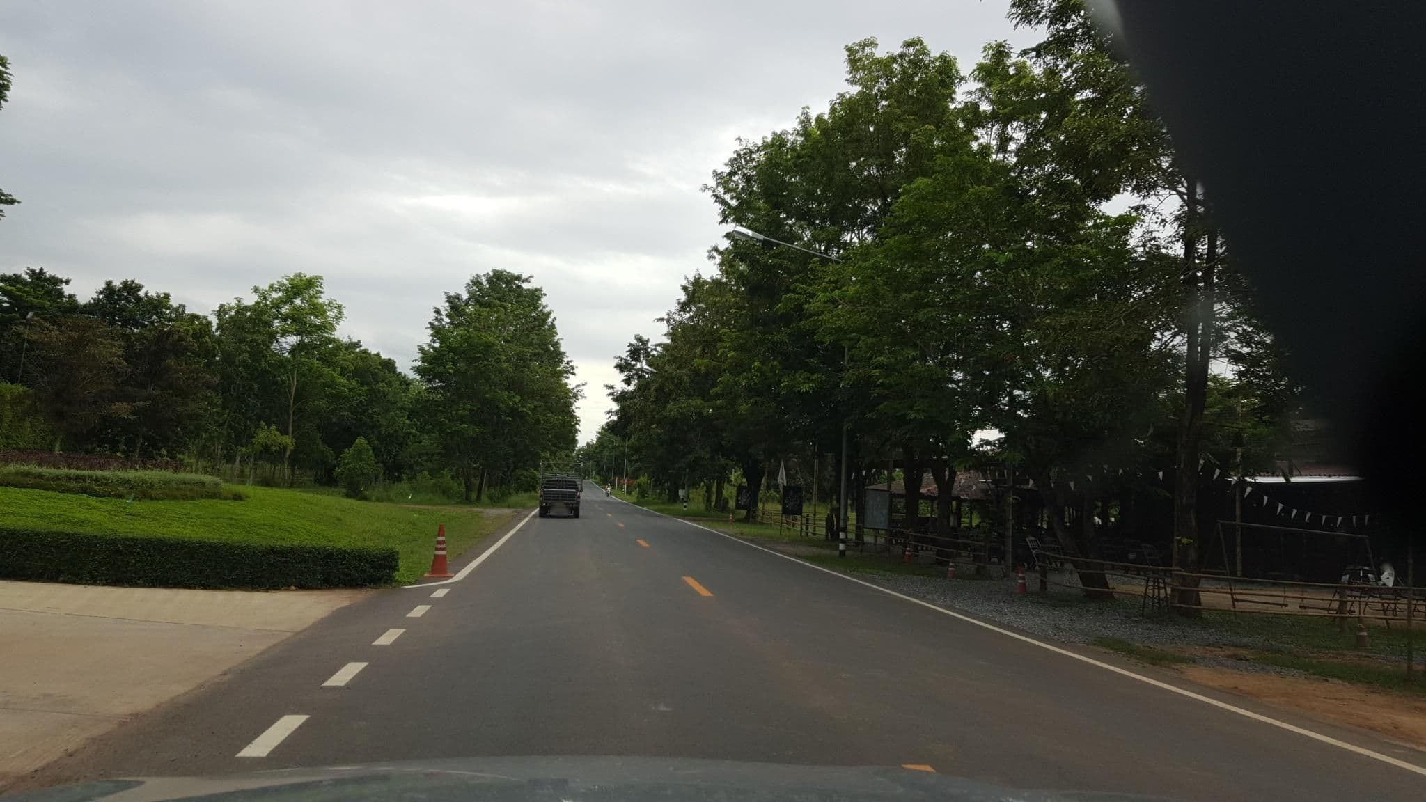 Street view near Siamdasada Khaoyai, Ban Noen Hom — © roadroid (CC BY-SA · Mapillary)