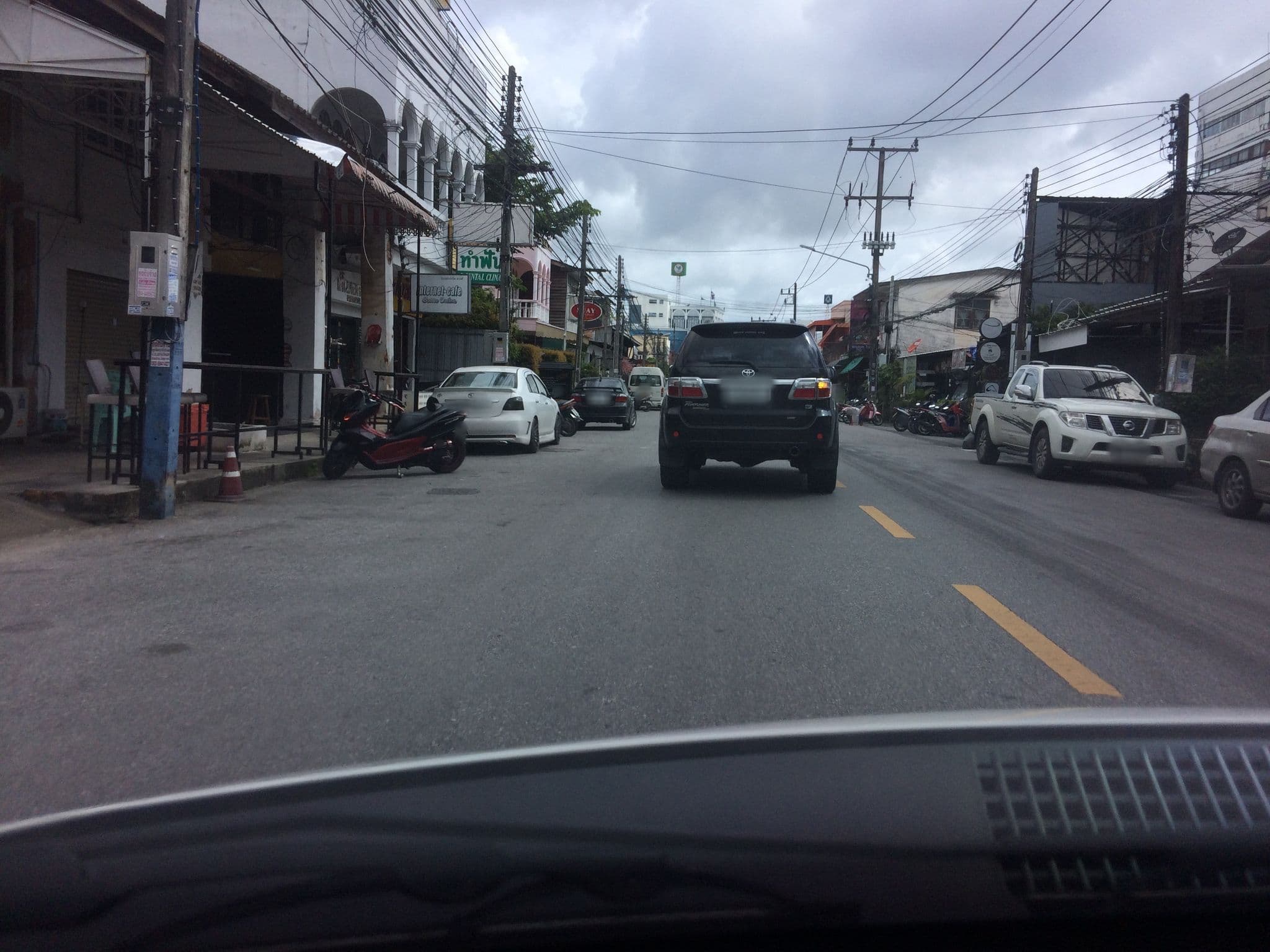 Street view near Vapa Hotel, Ban Talat Nua — © pik (CC BY-SA · Mapillary)