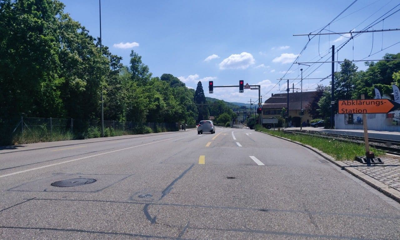 Street view near Hofmatt, Münchenstein — © kto (CC BY-SA · Mapillary)