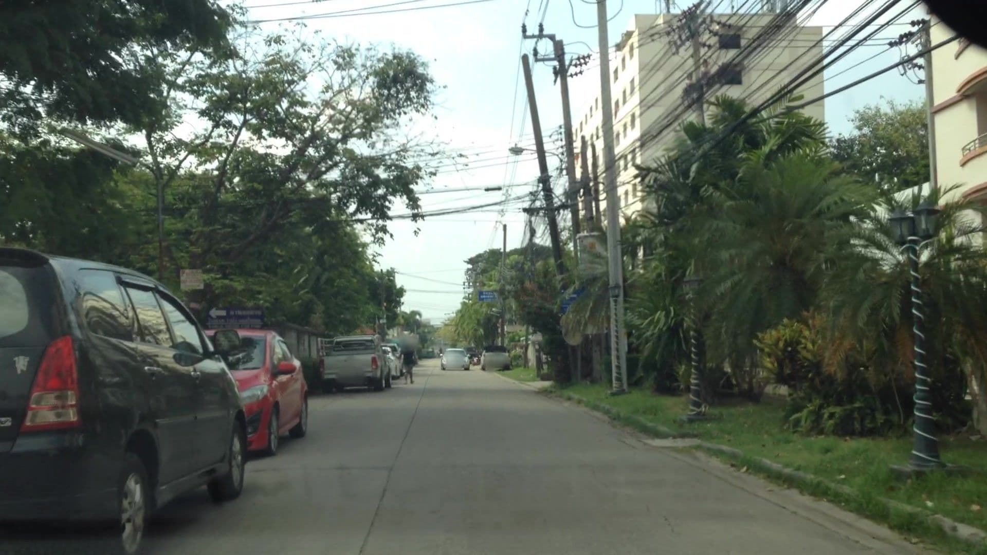 Street view near Hotel Grand Mandarin Latphrao 130 - No Parking, Bang Kapi — © lvl5 (CC BY-SA · Mapillary)
