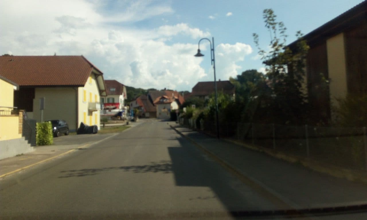 Street view near St-Louis, Domdidier — © selfishseahorse (CC BY-SA · Mapillary)
