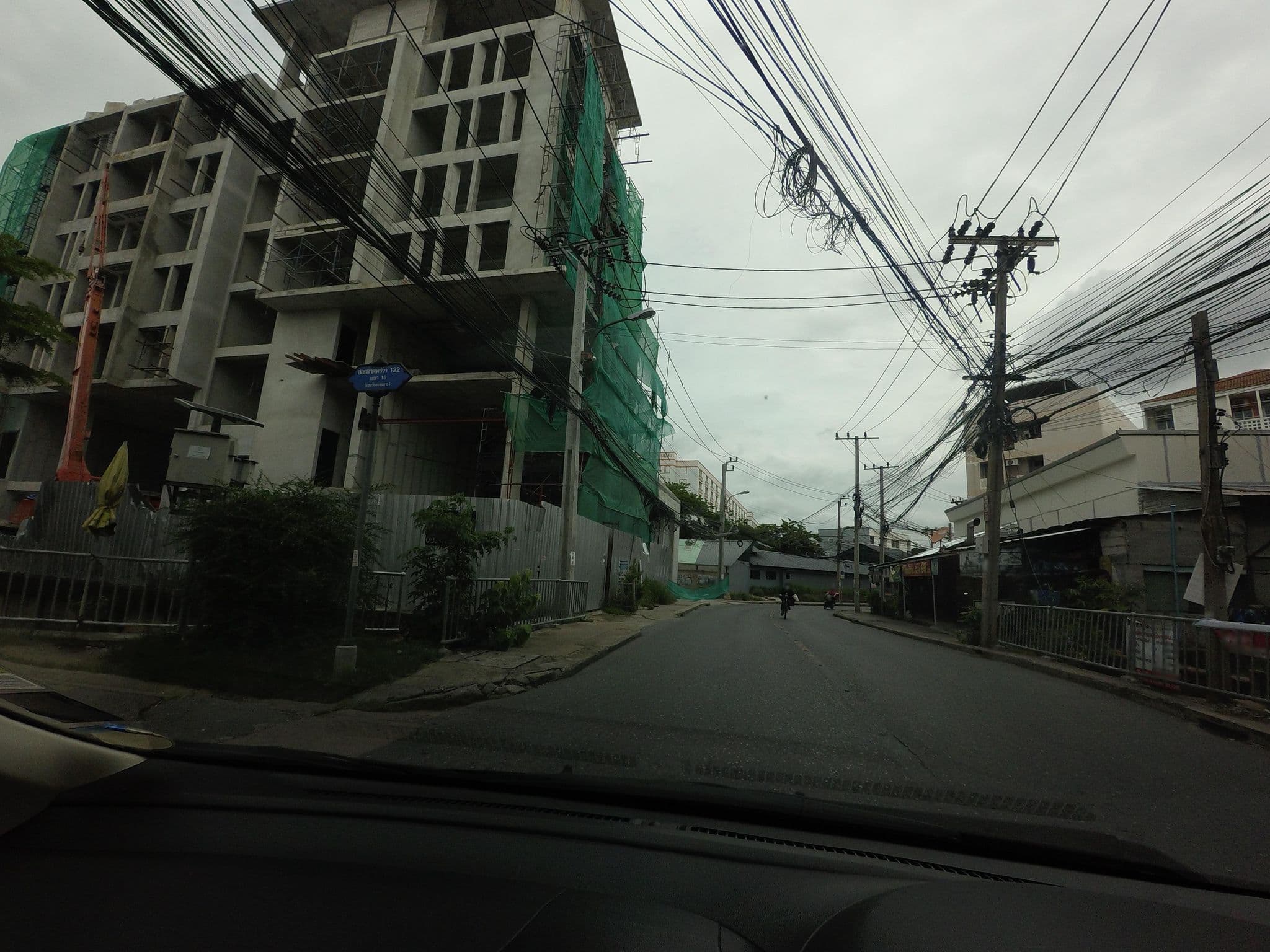 Street view near Acacia hotel, Wang Thonglang — © mishari (CC BY-SA · Mapillary)