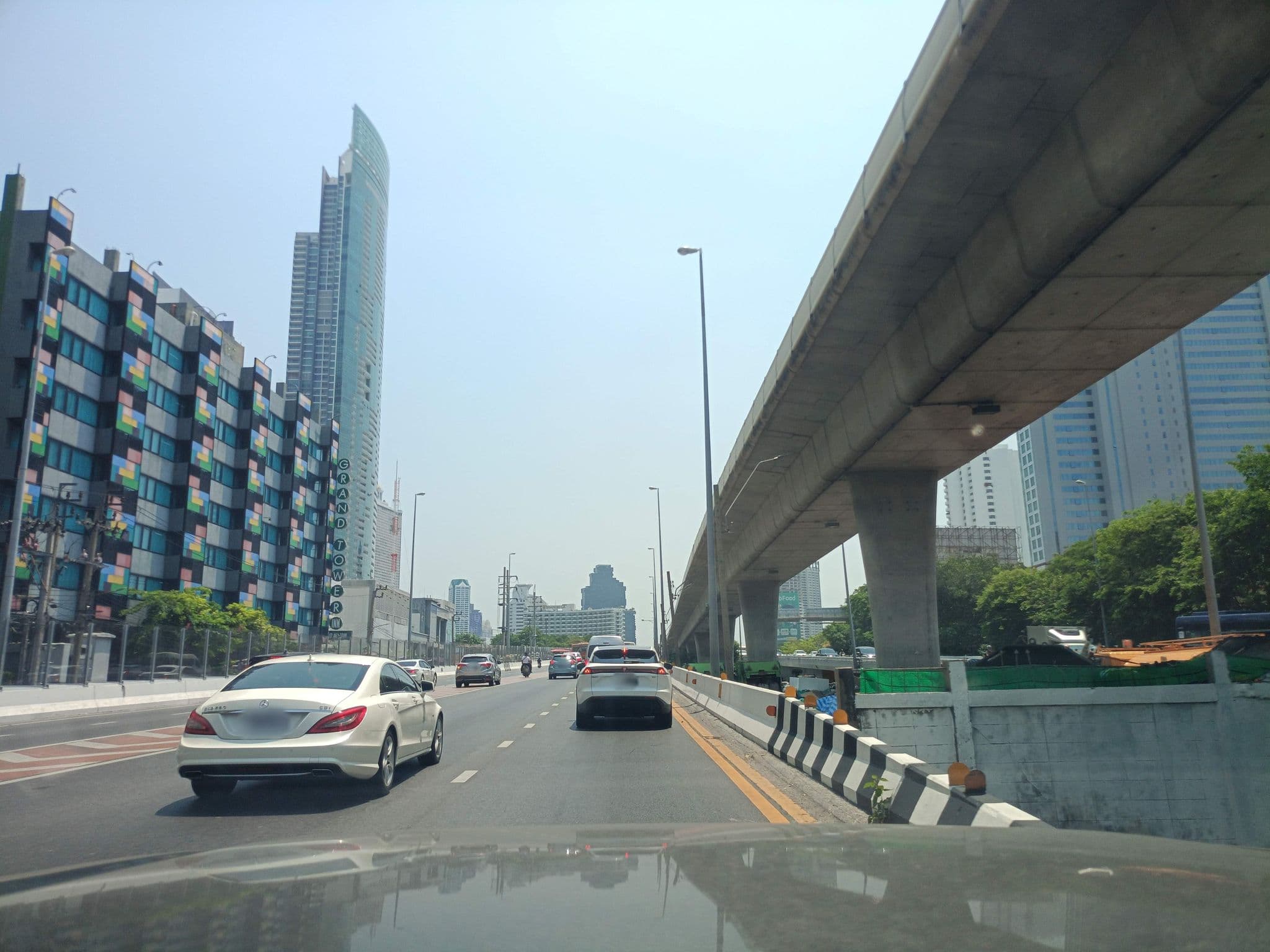 Street view near Bella B All Suite Bangkok, Godown — © kasetitkml_pipitchai (CC BY-SA · Mapillary)