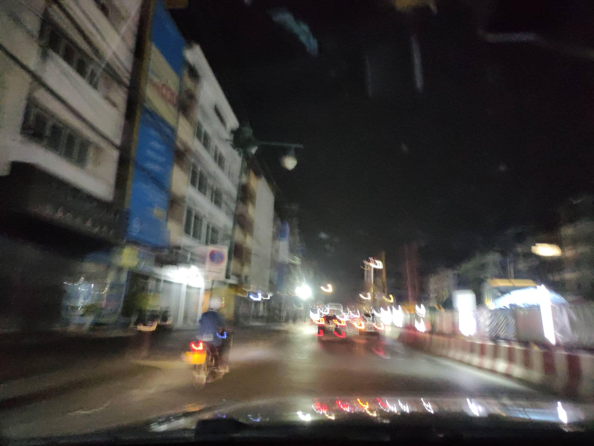 Street view near Bangkok Loft Inn, Thon Buri — © kasetitkml_pipitchai (CC BY-SA · Mapillary)