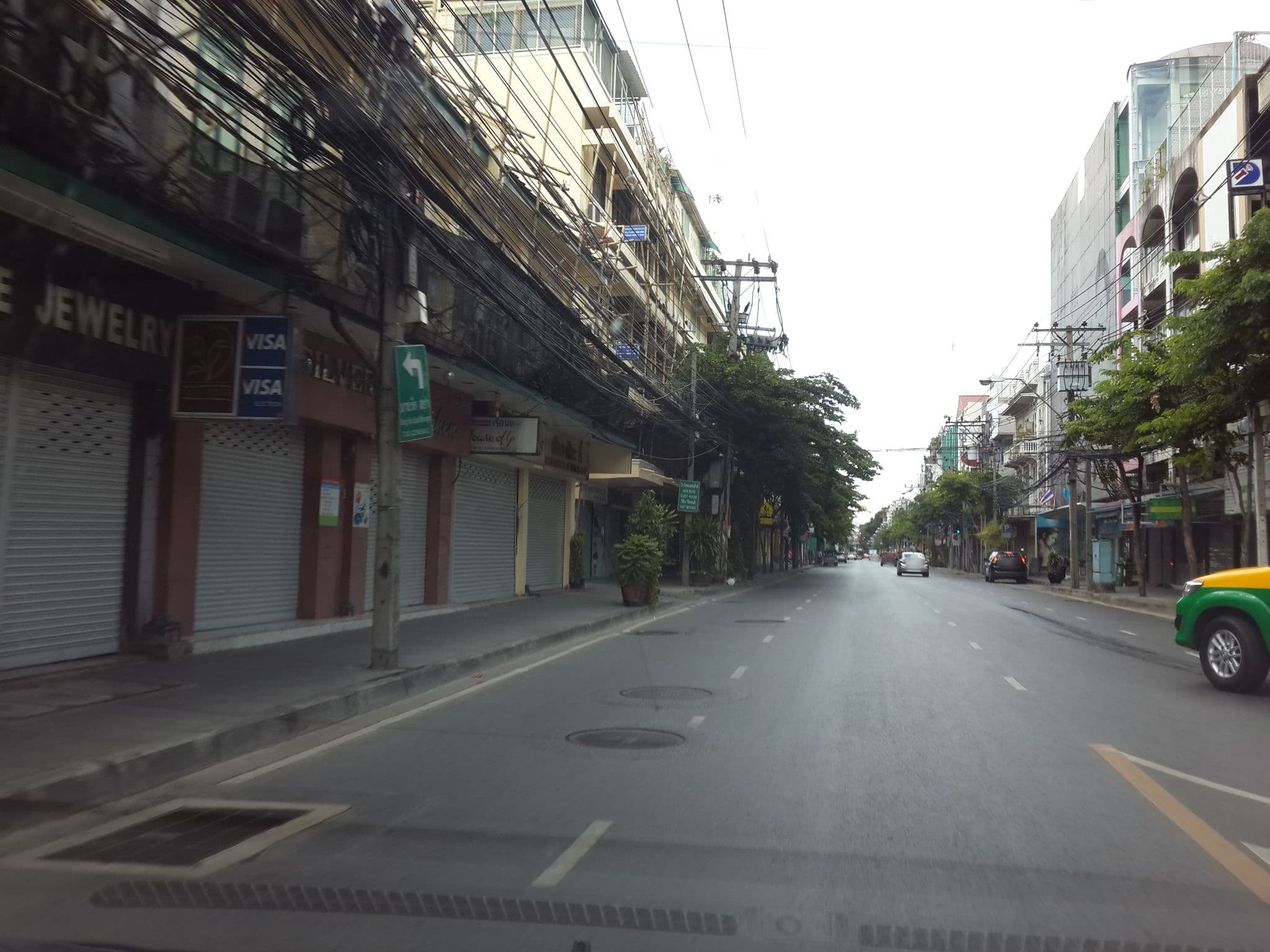 Street view near Hotel Rue De Siam, Bang Rak Subdistrict — © mishari (CC BY-SA · Mapillary)