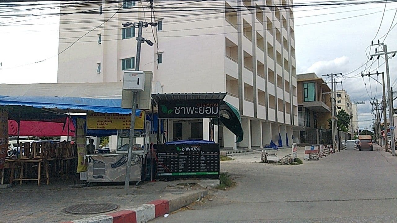 Street view near White House Bizotel, Bang Na — © ozflor (CC BY-SA · Mapillary)