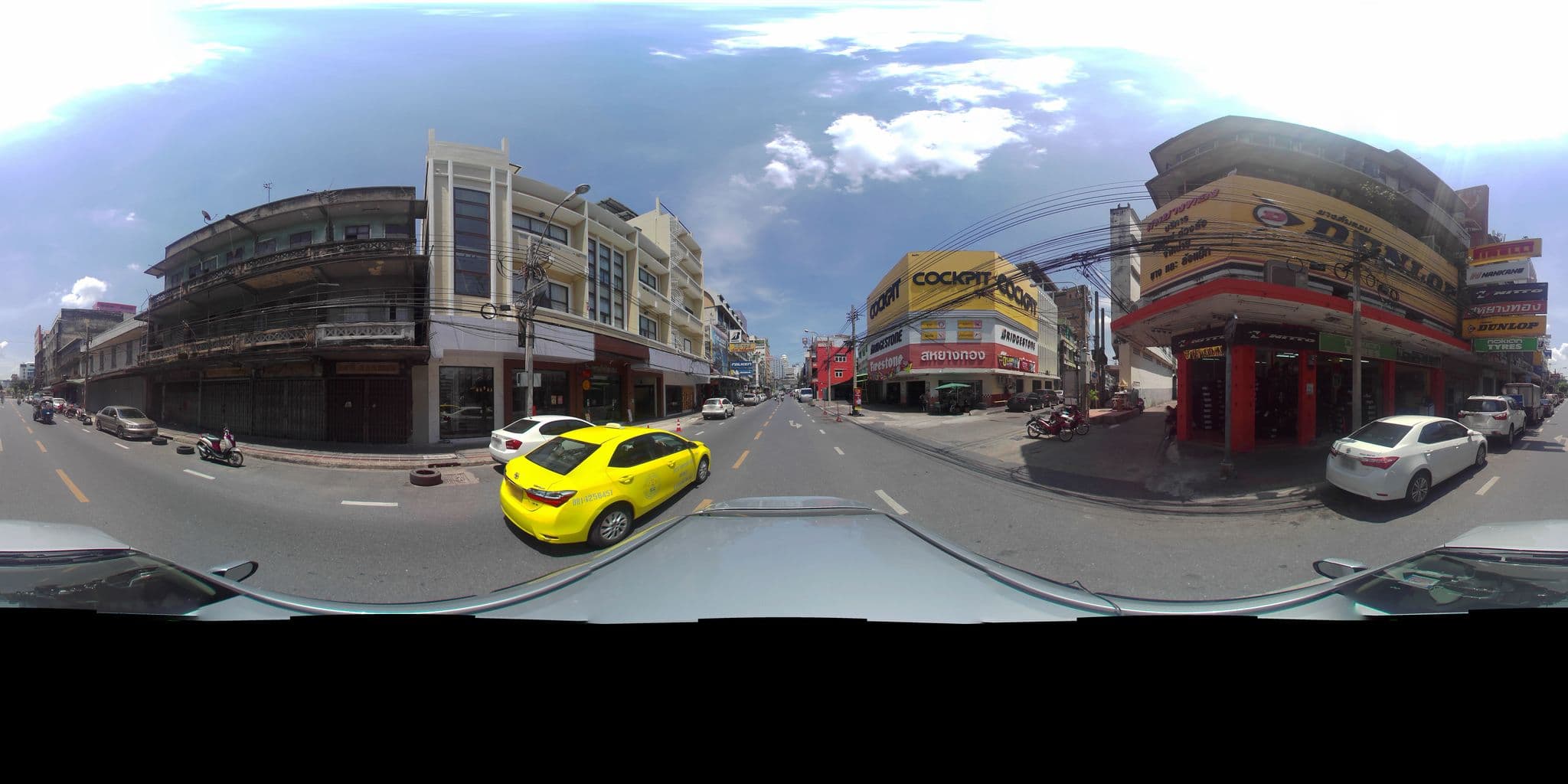 Street view near Old Thai Heng Hotel, Samphantawong — © P05466 (CC BY-SA · Mapillary)