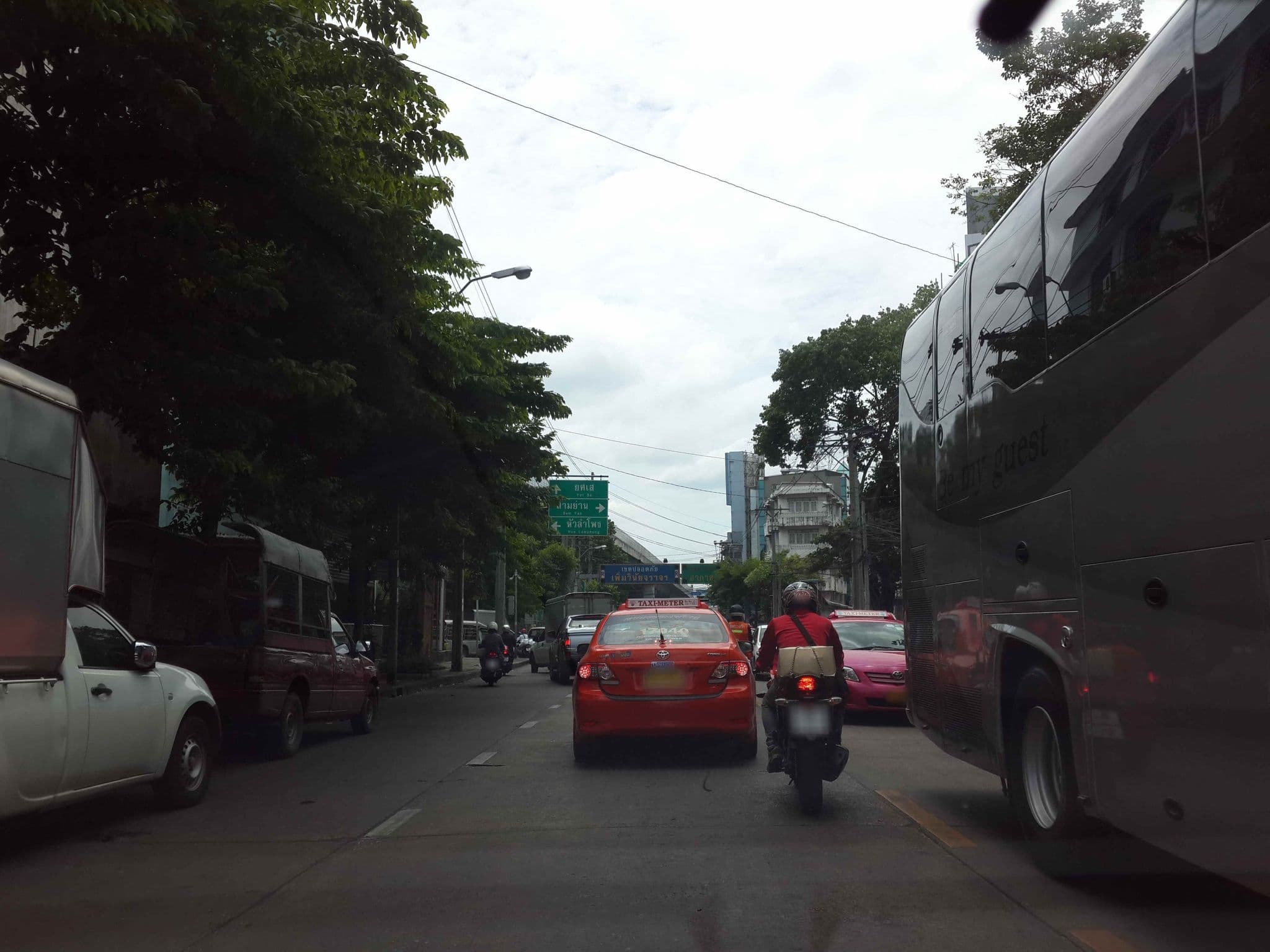 Street view near Rest24 Hotel & Residence, Pathum Wan — © mishari (CC BY-SA · Mapillary)