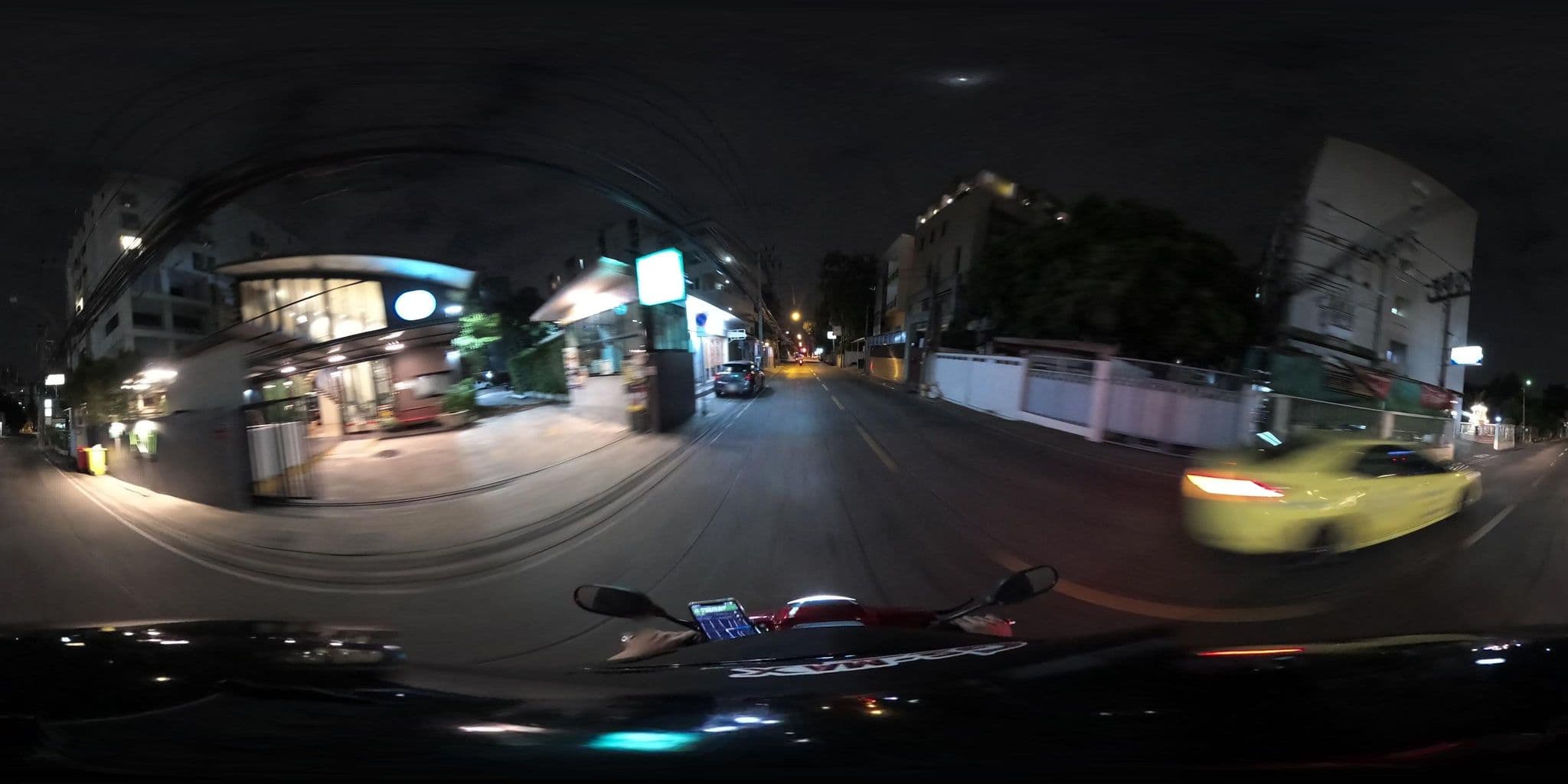 Street view near R17 Living Hotel, Din Daeng — © NatchaponJ (CC BY-SA · Mapillary)