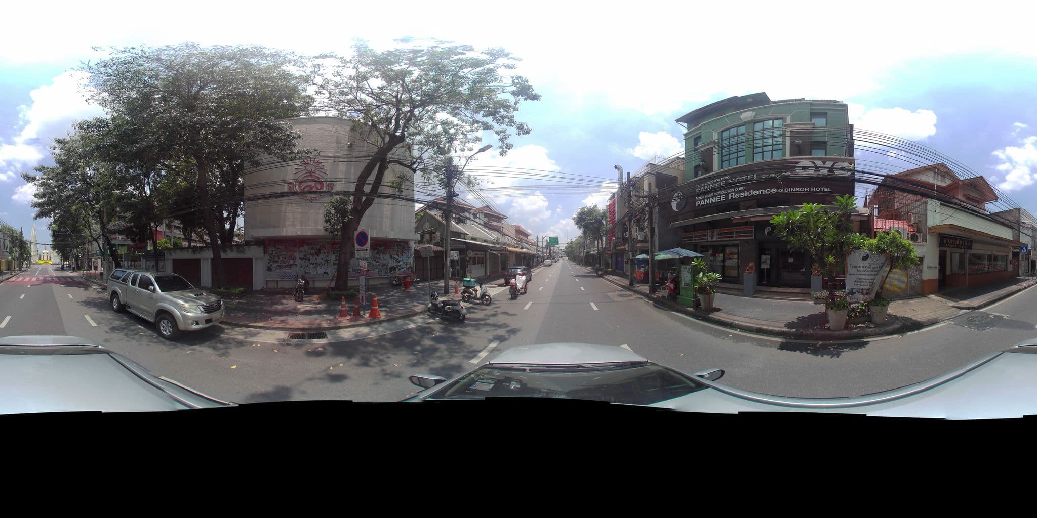 Street view near Super OYO 484 Pannee Residence Khaosan (SHA Plus), Bangkok — © P05466 (CC BY-SA · Mapillary)