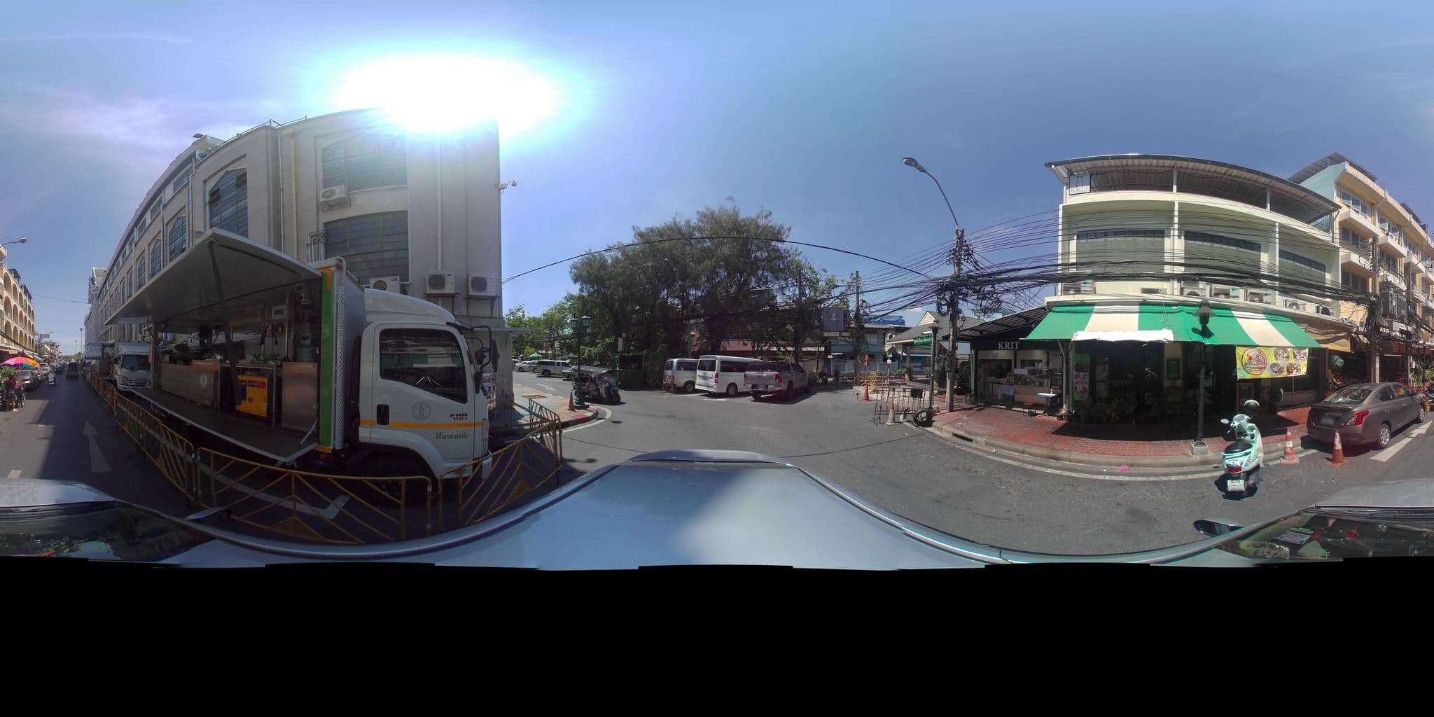 Street view near Krit Hostel & coffee bar, Bangkok — © P05466 (CC BY-SA · Mapillary)