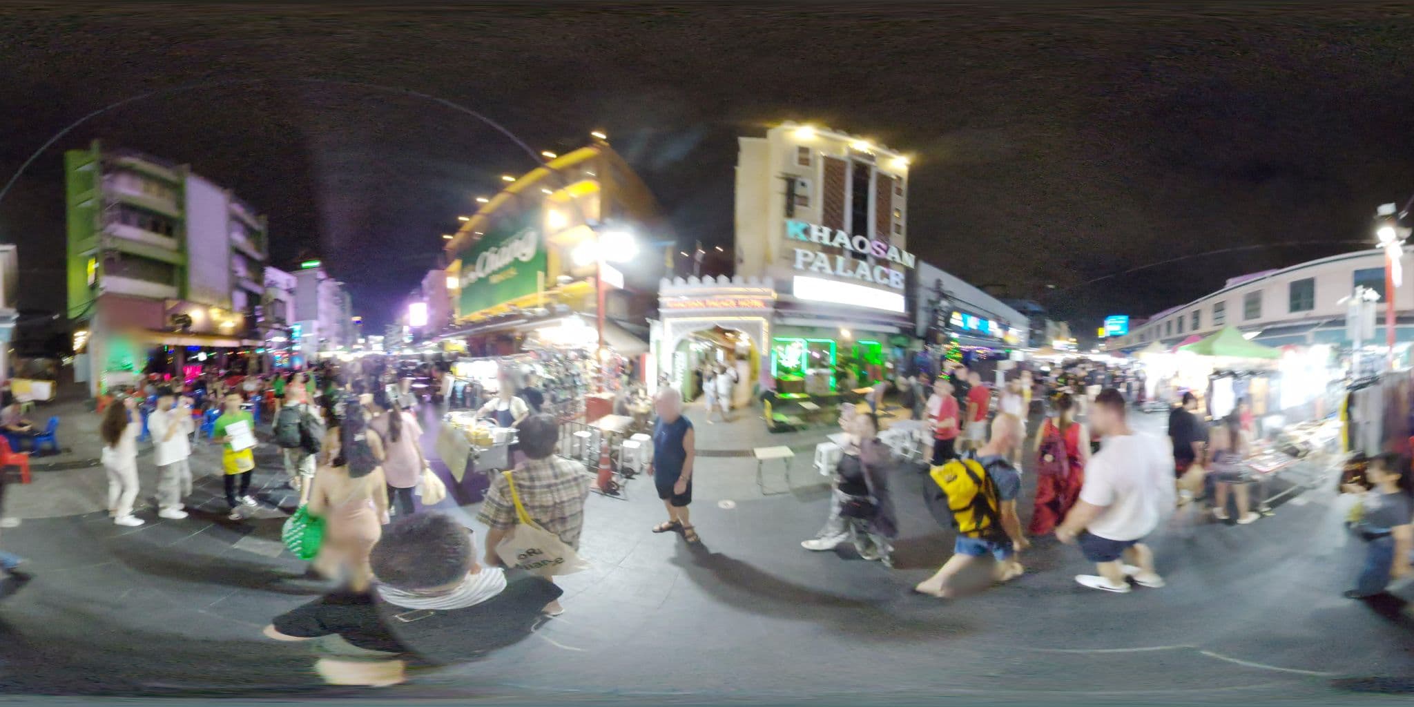 Street view near Acacia-it, Phra Nakhon