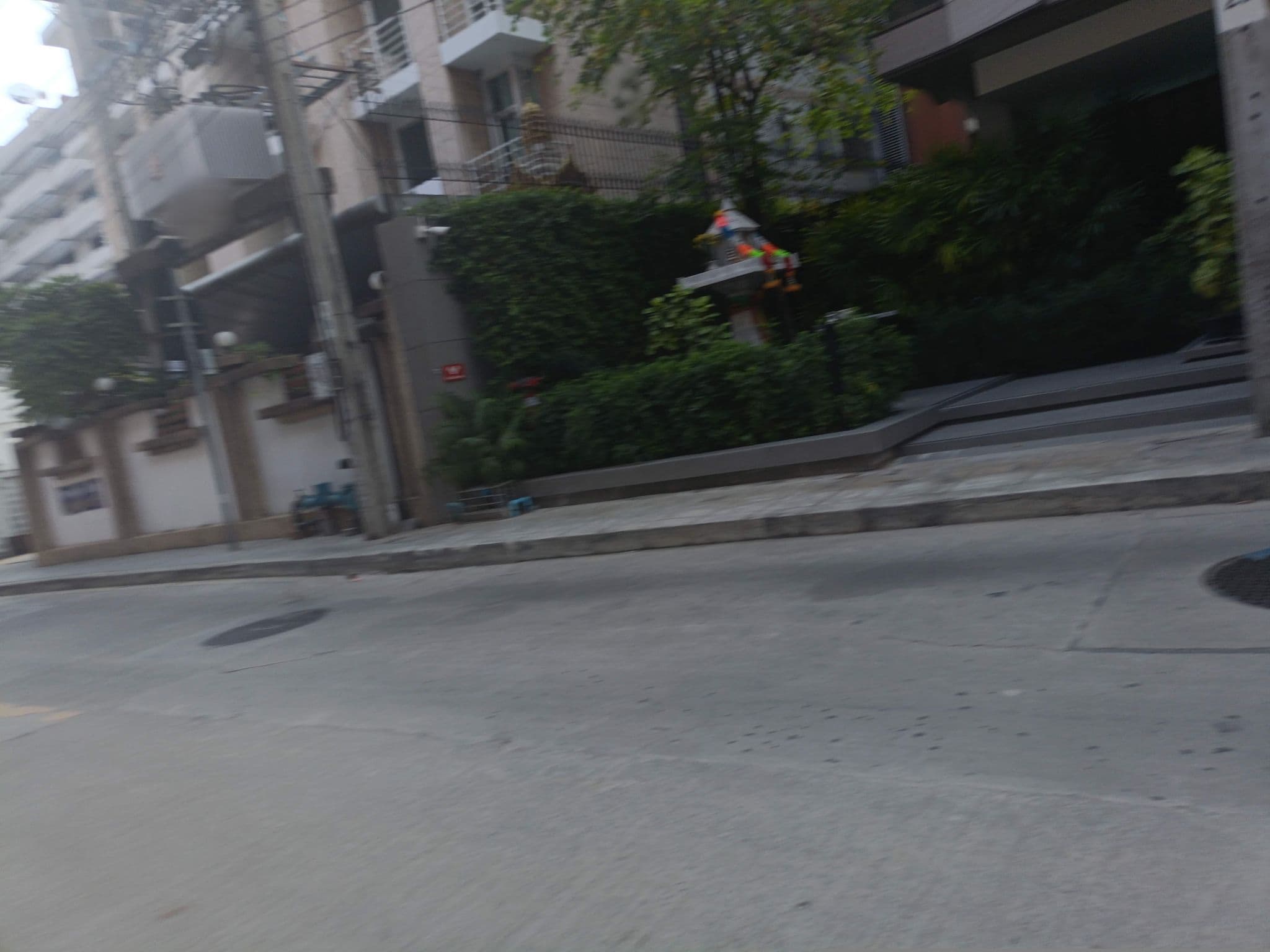 Street view near Short-Term Rental Allowed - 5C Downtown Bkk Serviced Apartment, Makkasan — © skillsy (CC BY-SA · Mapillary)