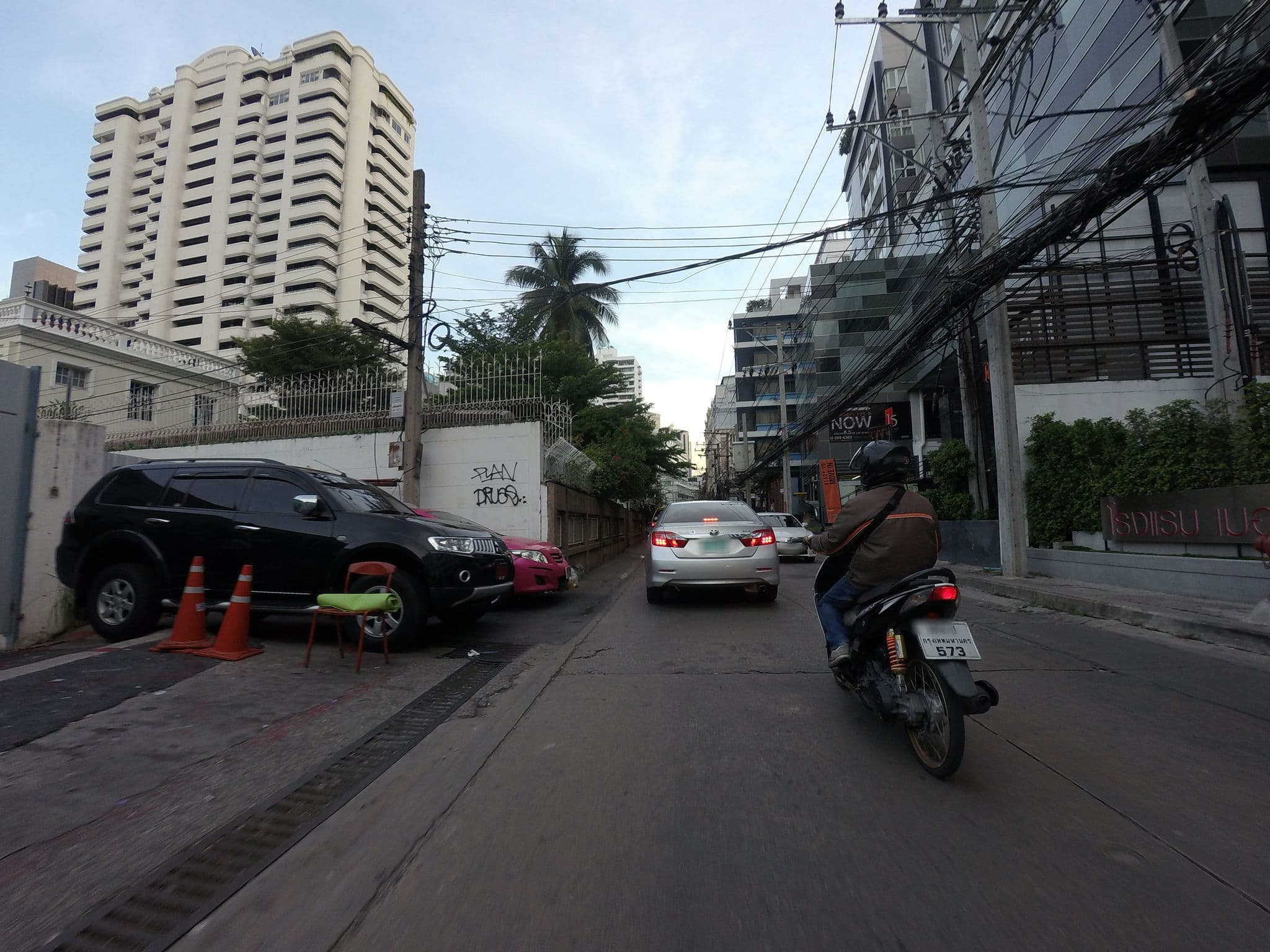 Street view near Luxury Suite @ BTS Nana, Makkasan