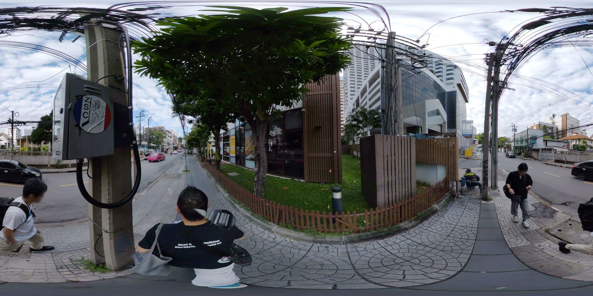 Street view near Affordable Serviced Apartments in Nana Omni Tower - Prime Sukhumvit location - One-Bedroom Apartment, Makkasan