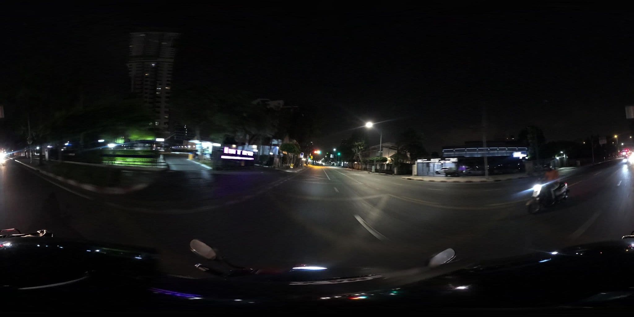 Street view near Tay Residence Bangkok, Phaya Thai — © NatchaponJ (CC BY-SA · Mapillary)