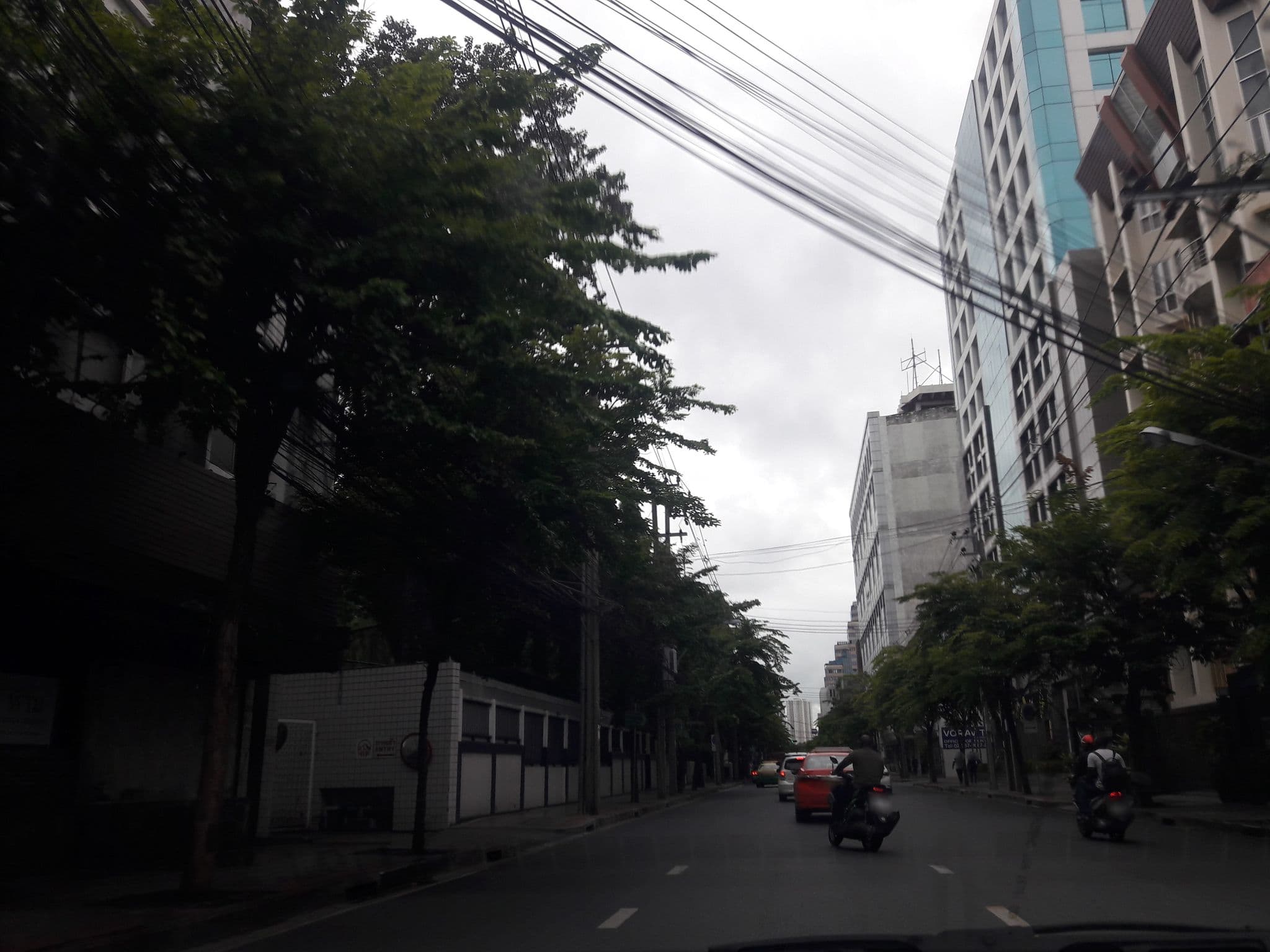 Street view near Arawana Hostel Silom, Bang Rak — © dukeduke (CC BY-SA · Mapillary)