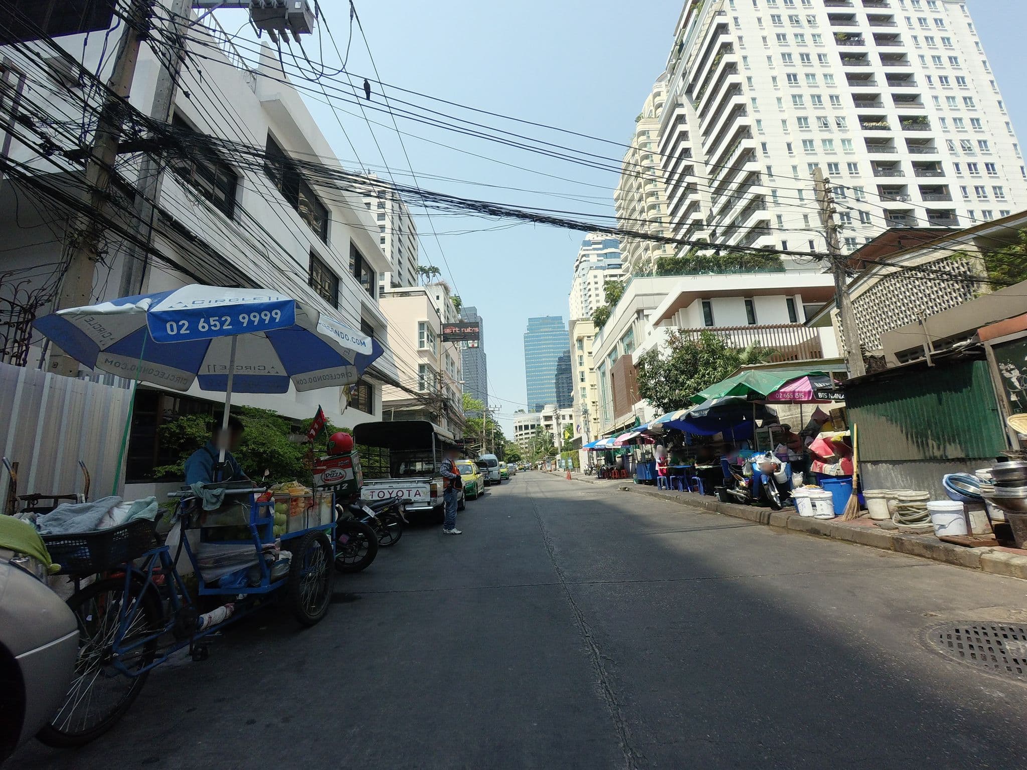 Street view near UPAR Hotels Sukhumvit 11 Nana, Makkasan