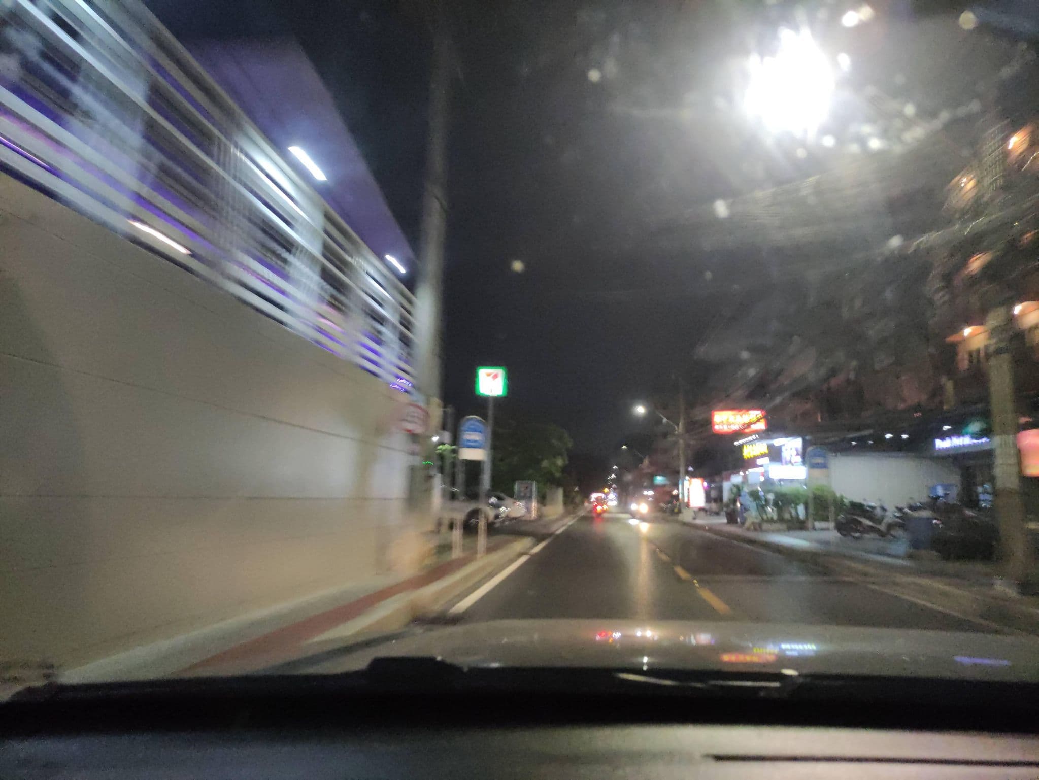 Street view near Atrium Boutique Resort Hotel, Huai Khwang — © kasetitkml_pipitchai (CC BY-SA · Mapillary)