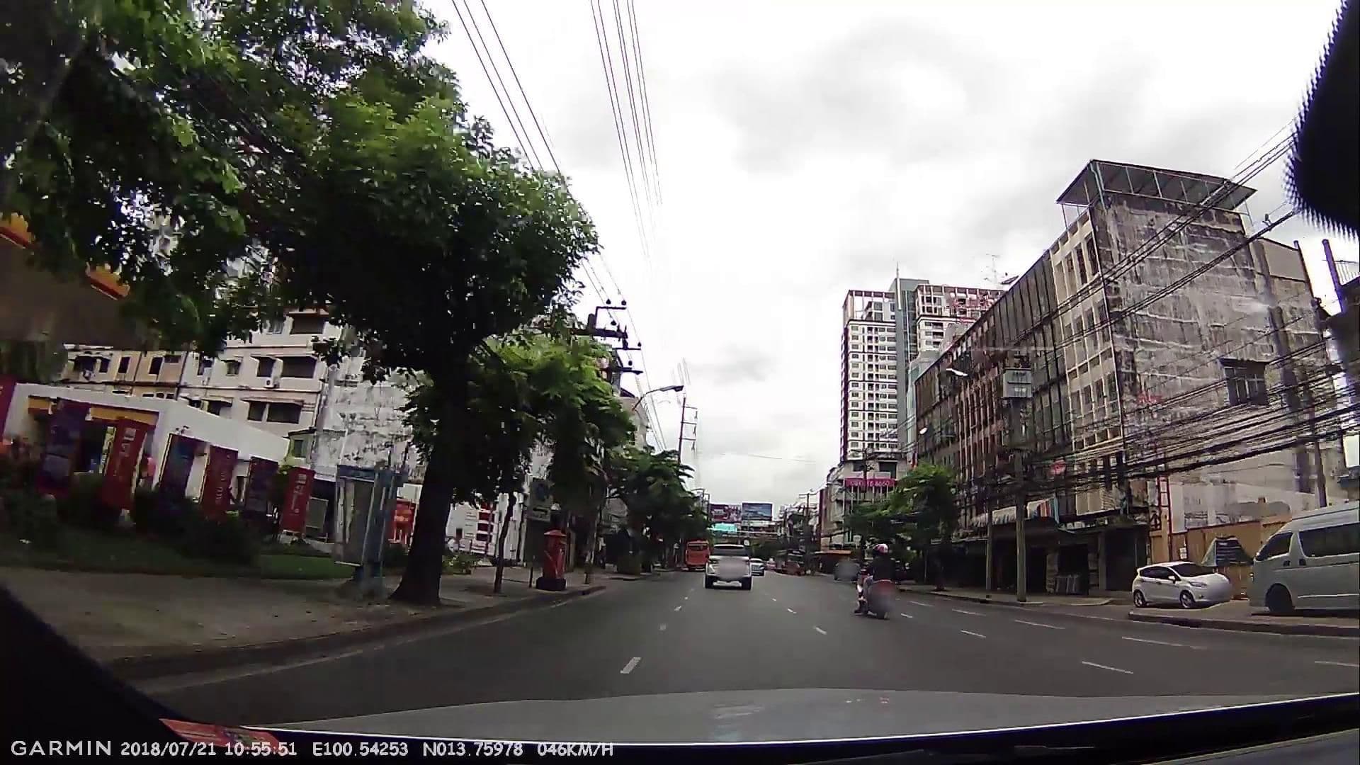 Street view near PANNARAI HOTEL BANGKOK - PRATUNAM, Makkasan — © cchingch (CC BY-SA · Mapillary)