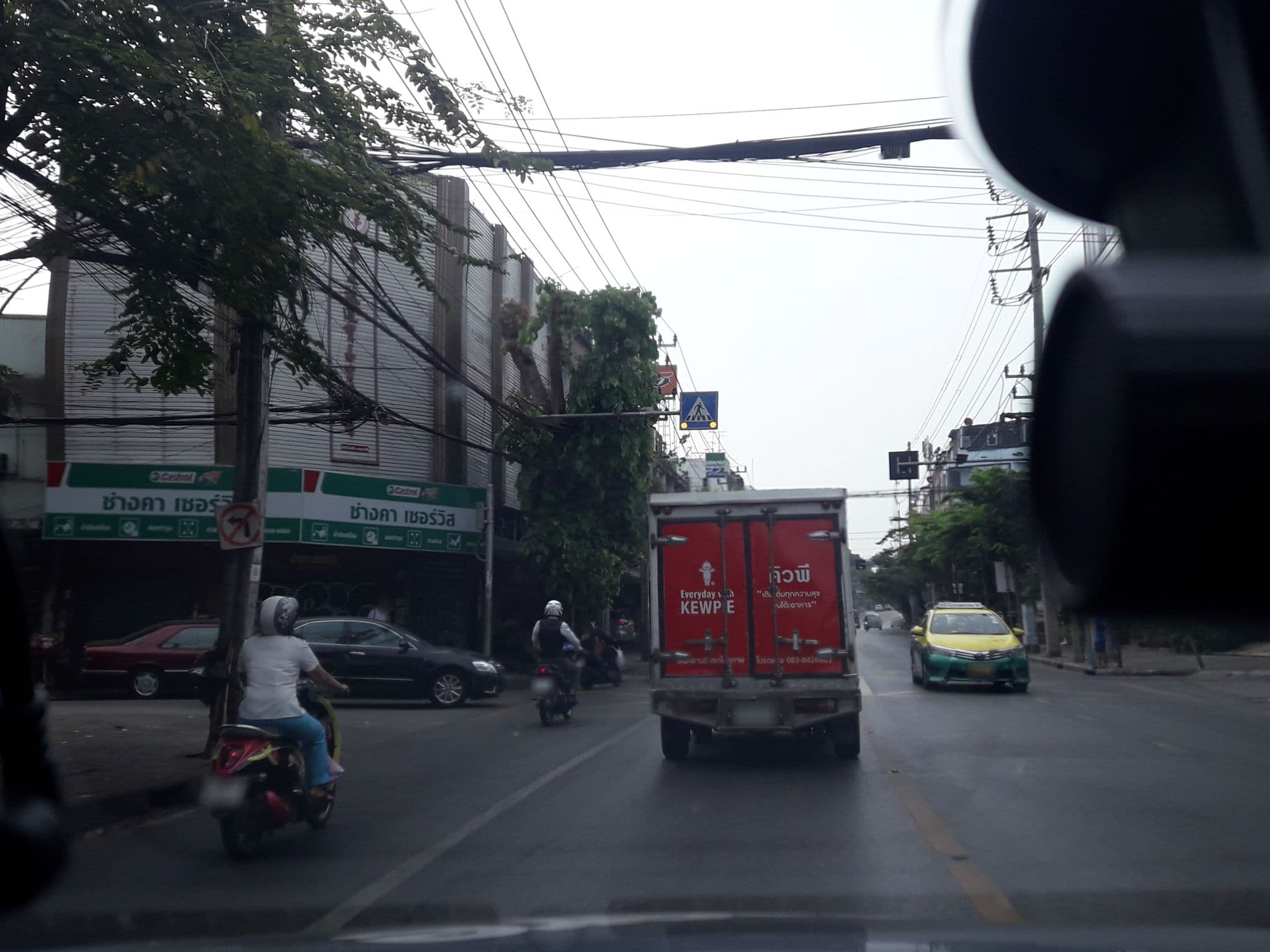 Street view near The Spades Hostel, Bangkok Riverside — © jetman11 (CC BY-SA · Mapillary)