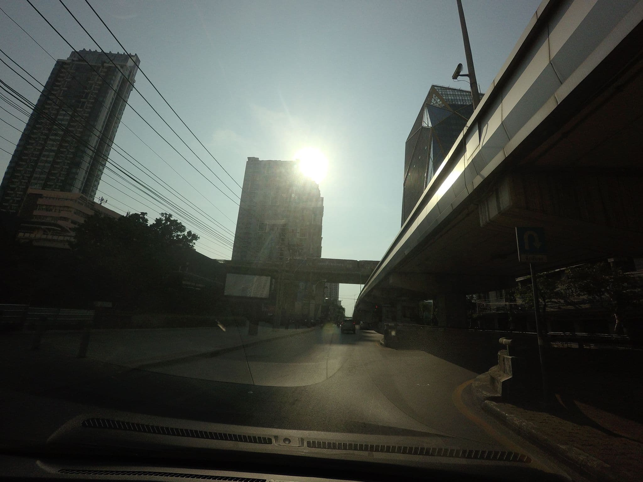 Street view near Sleeplab Hostel, Ratchathewi — © mishari (CC BY-SA · Mapillary)