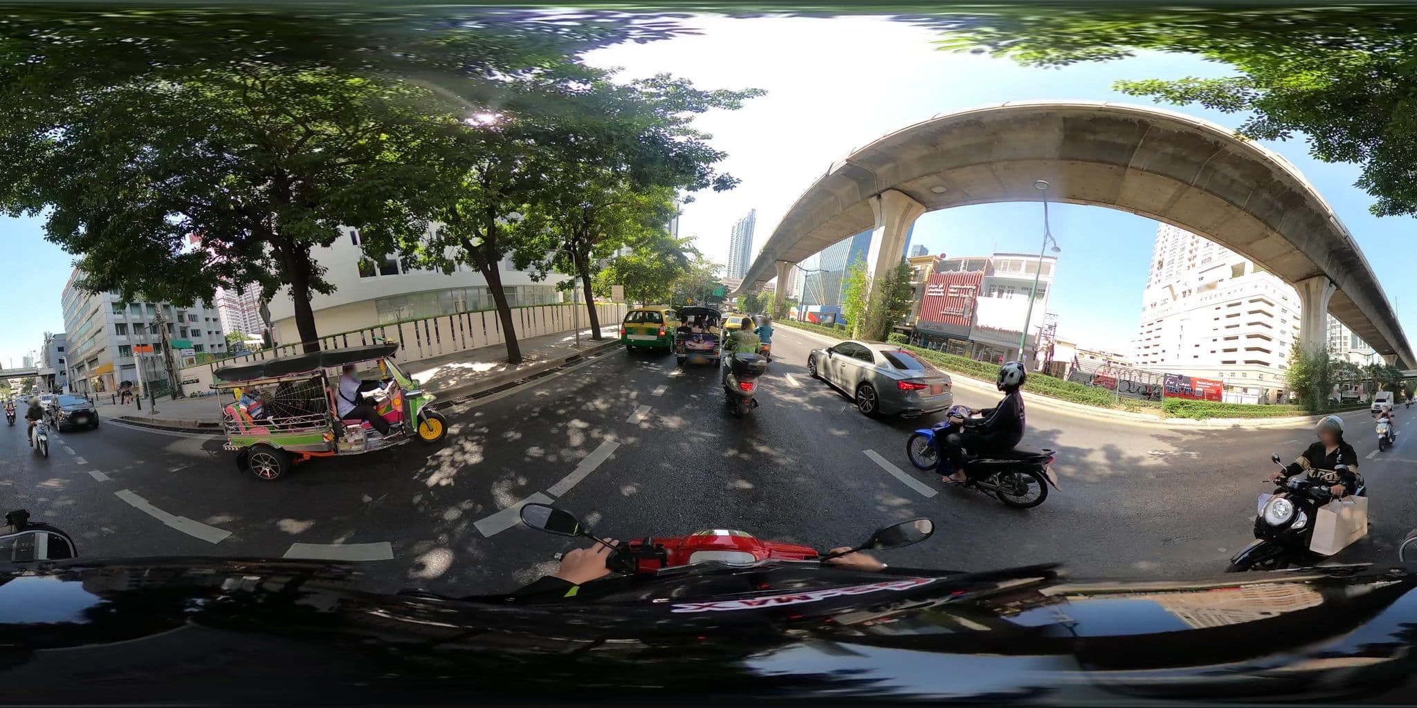 Street view near Restiny Hostel, Ratchathewi — © NatchaponJ (CC BY-SA · Mapillary)