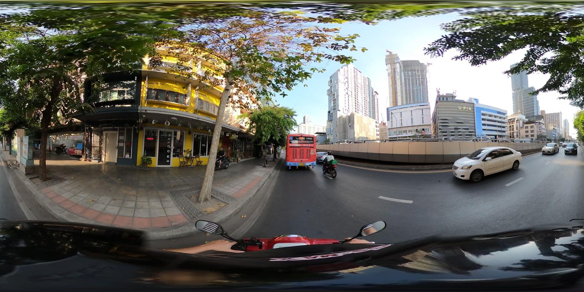 Street view near Private Stay Hostel, Ratchathewi — © NatchaponJ (CC BY-SA · Mapillary)